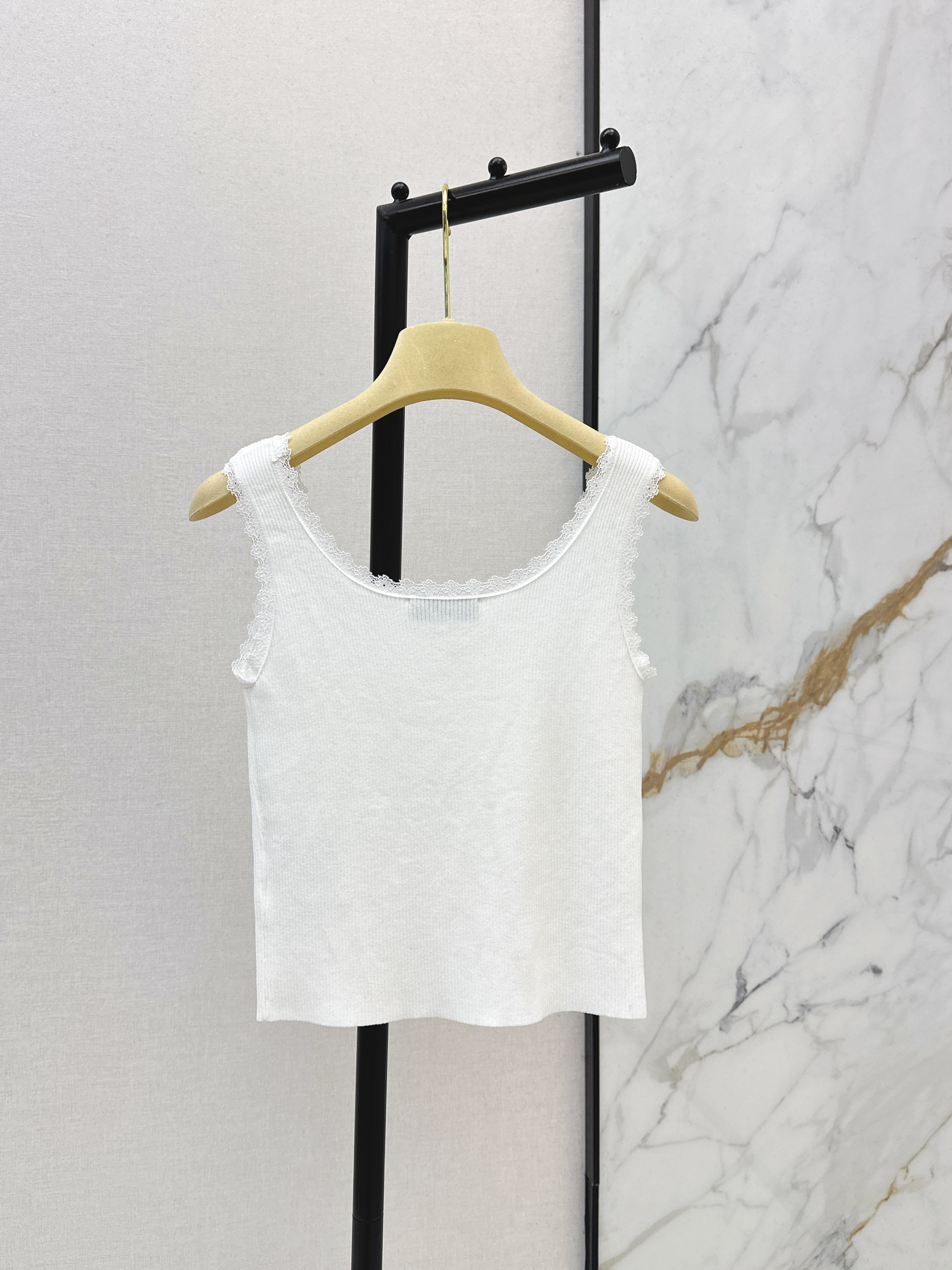 Miu 26ss lace knit vest