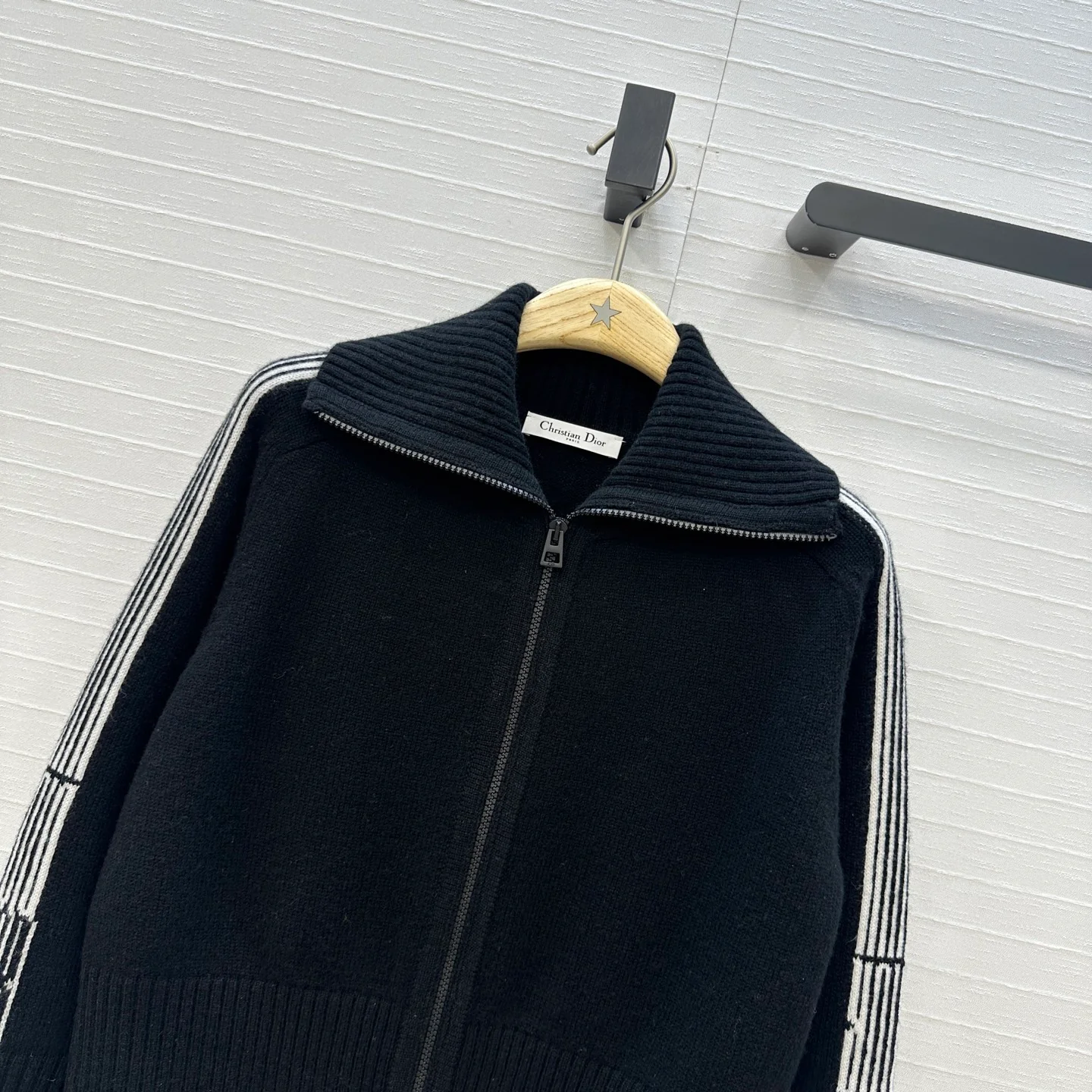 CD 25fw cashmere cardigan