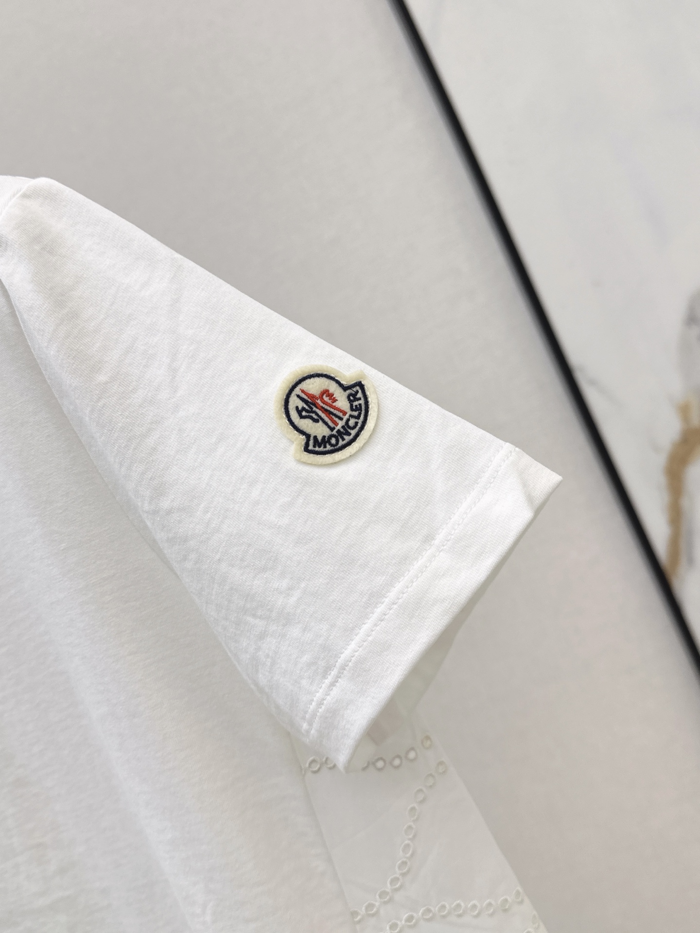Monc 26ss embroidert t-shirt