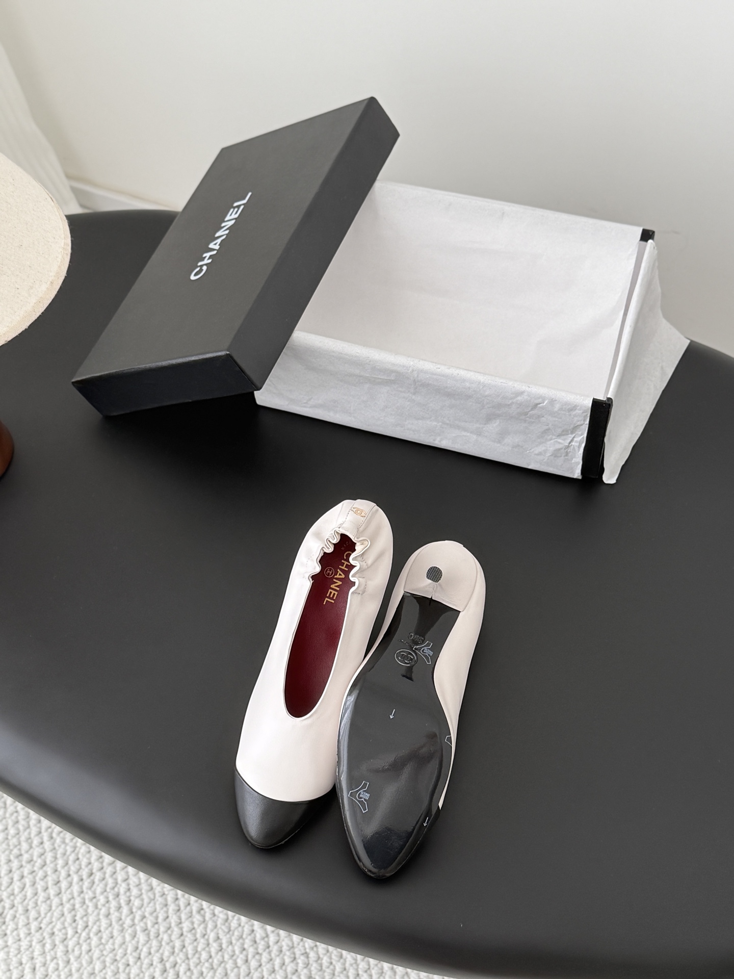 Chan 26ss cap-toe pump