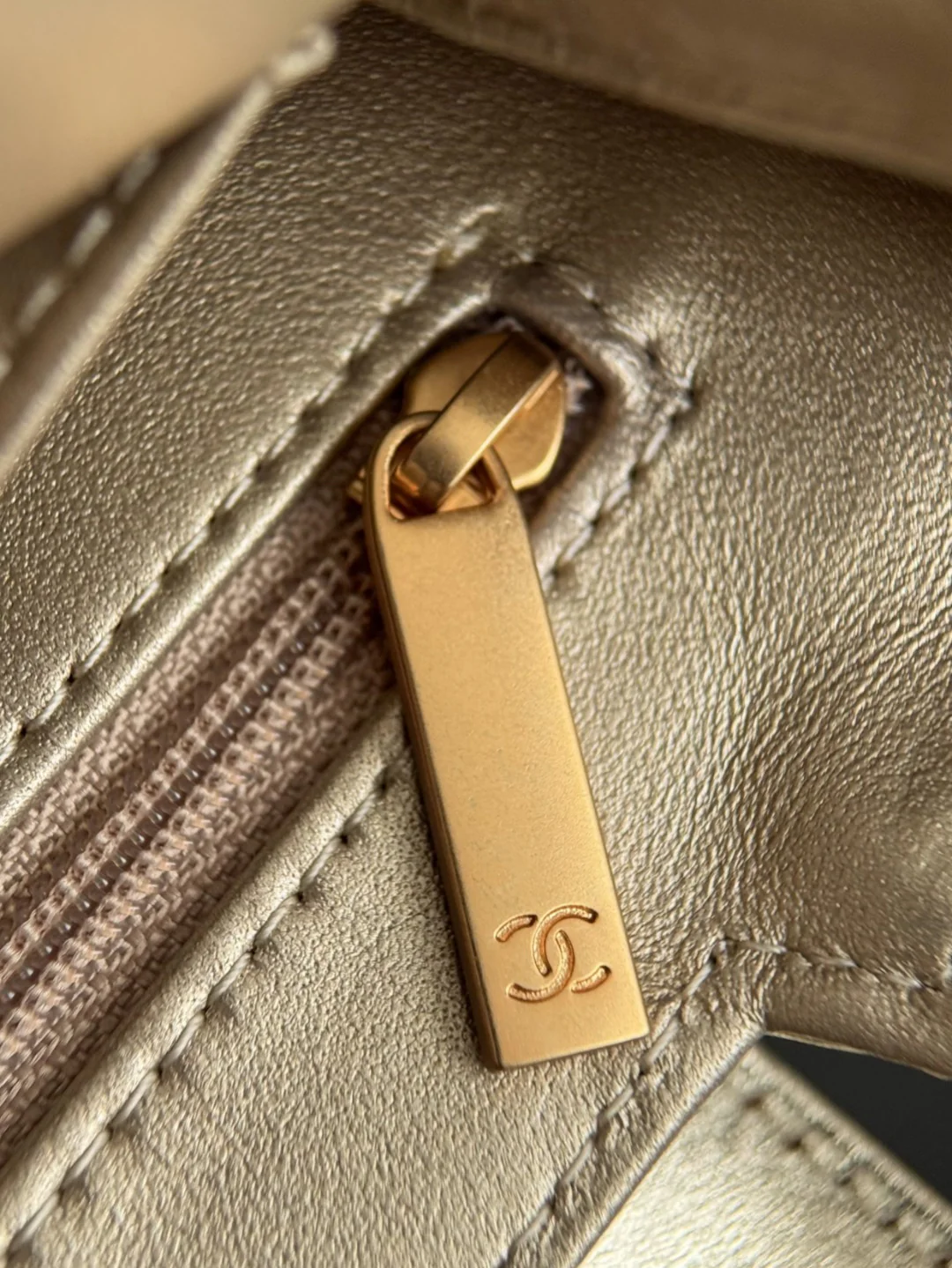 Chan 25A kelly bag with chain