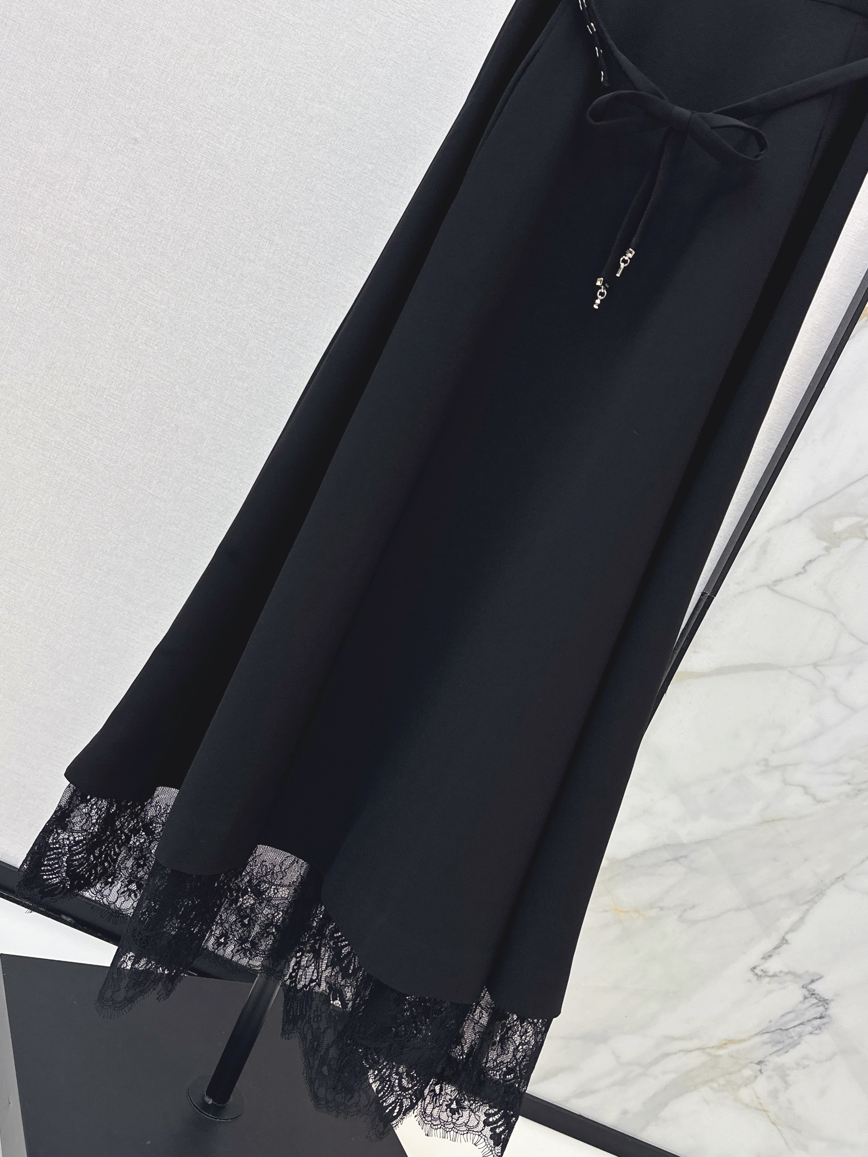 CD 26ss lace contract slip dress