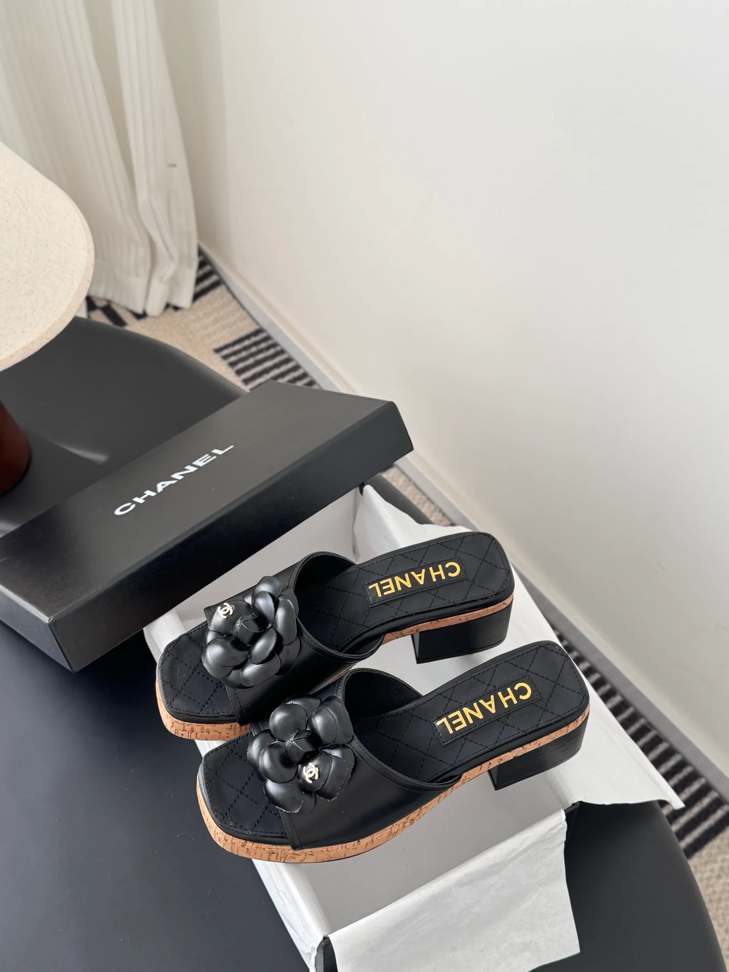 Chan 26ss camellia sides sandals