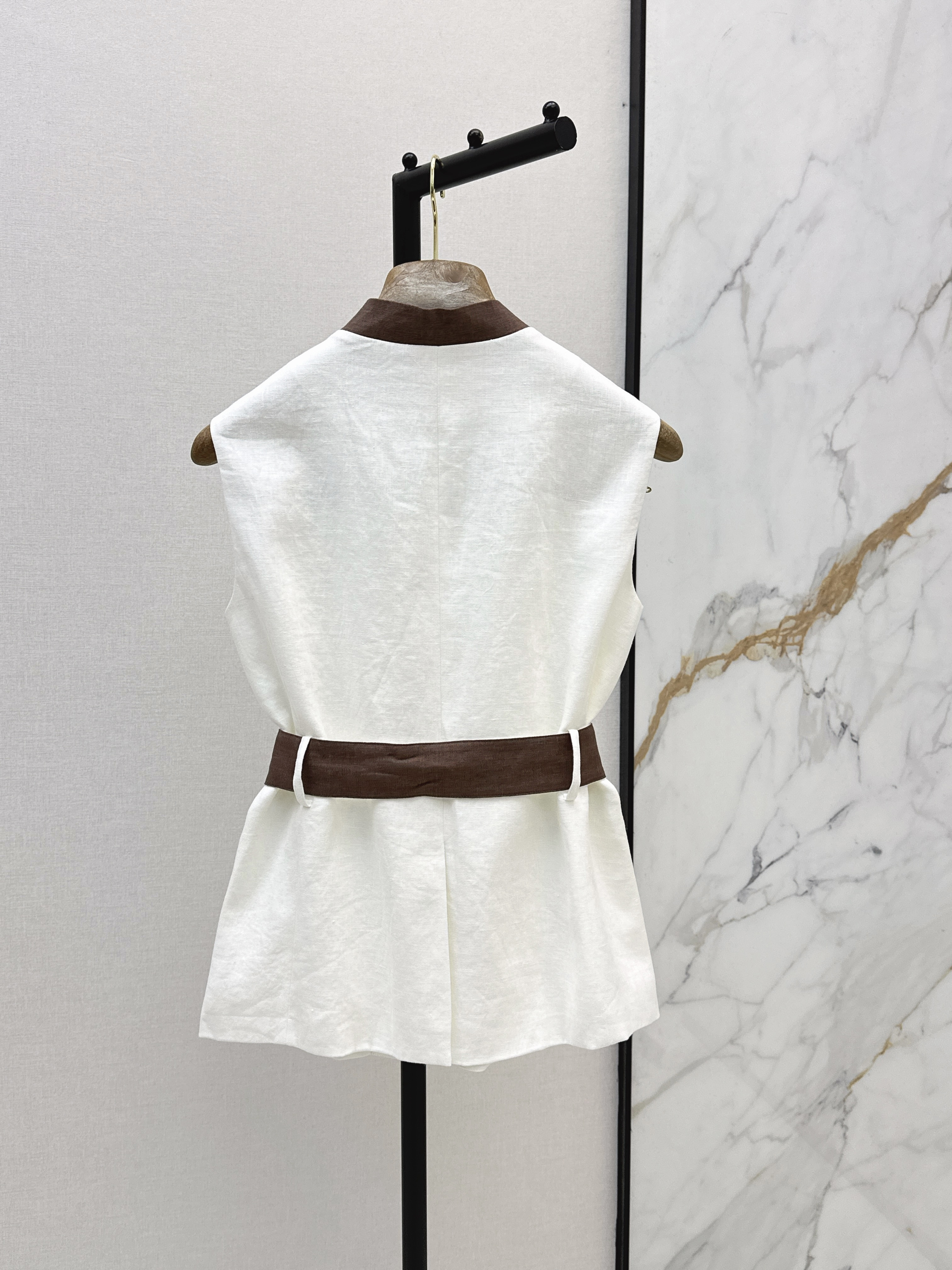 Brun 26ss sleeveless belted vest top