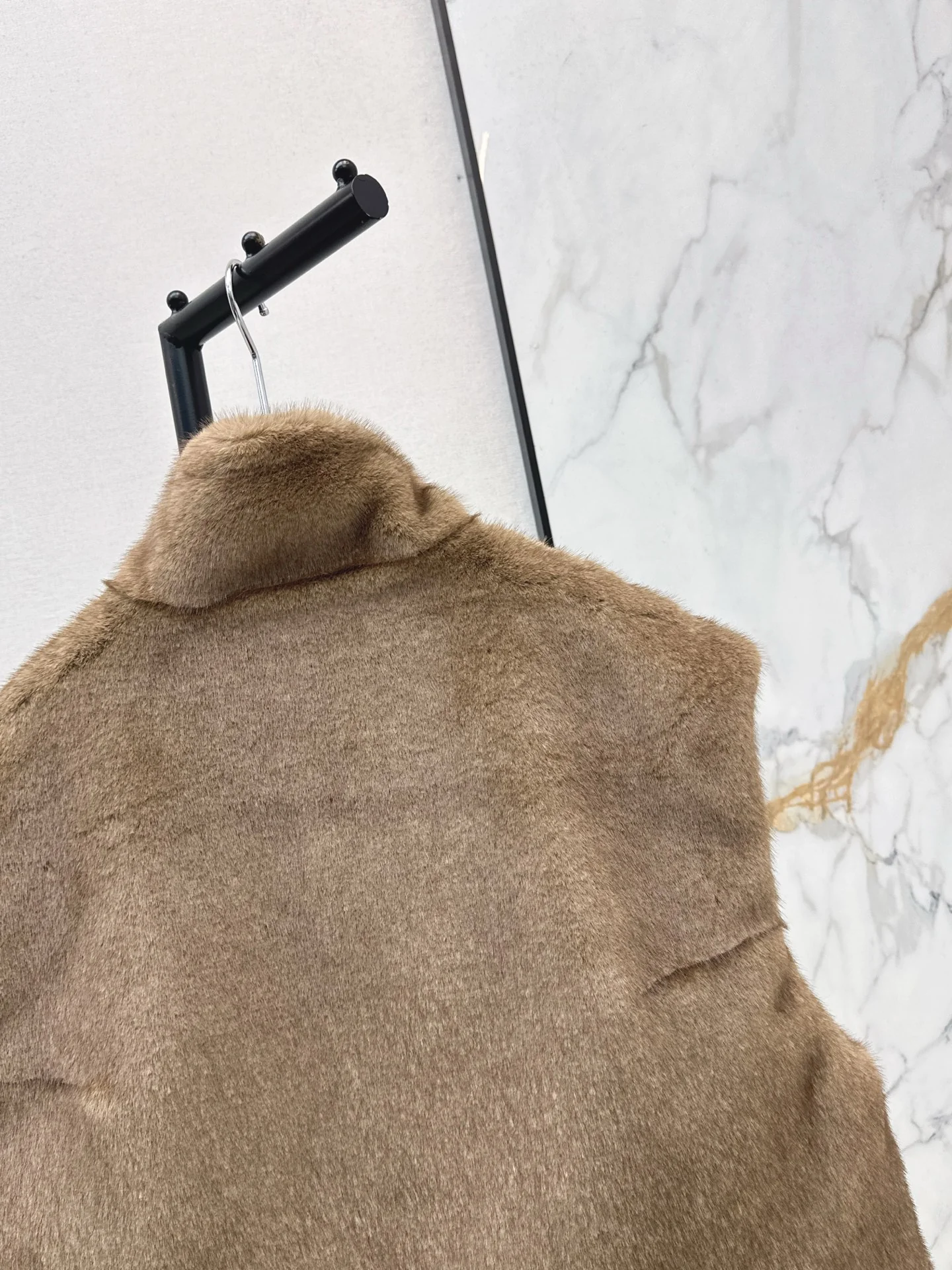 Brun 25fw reversible faux fur vest jacket