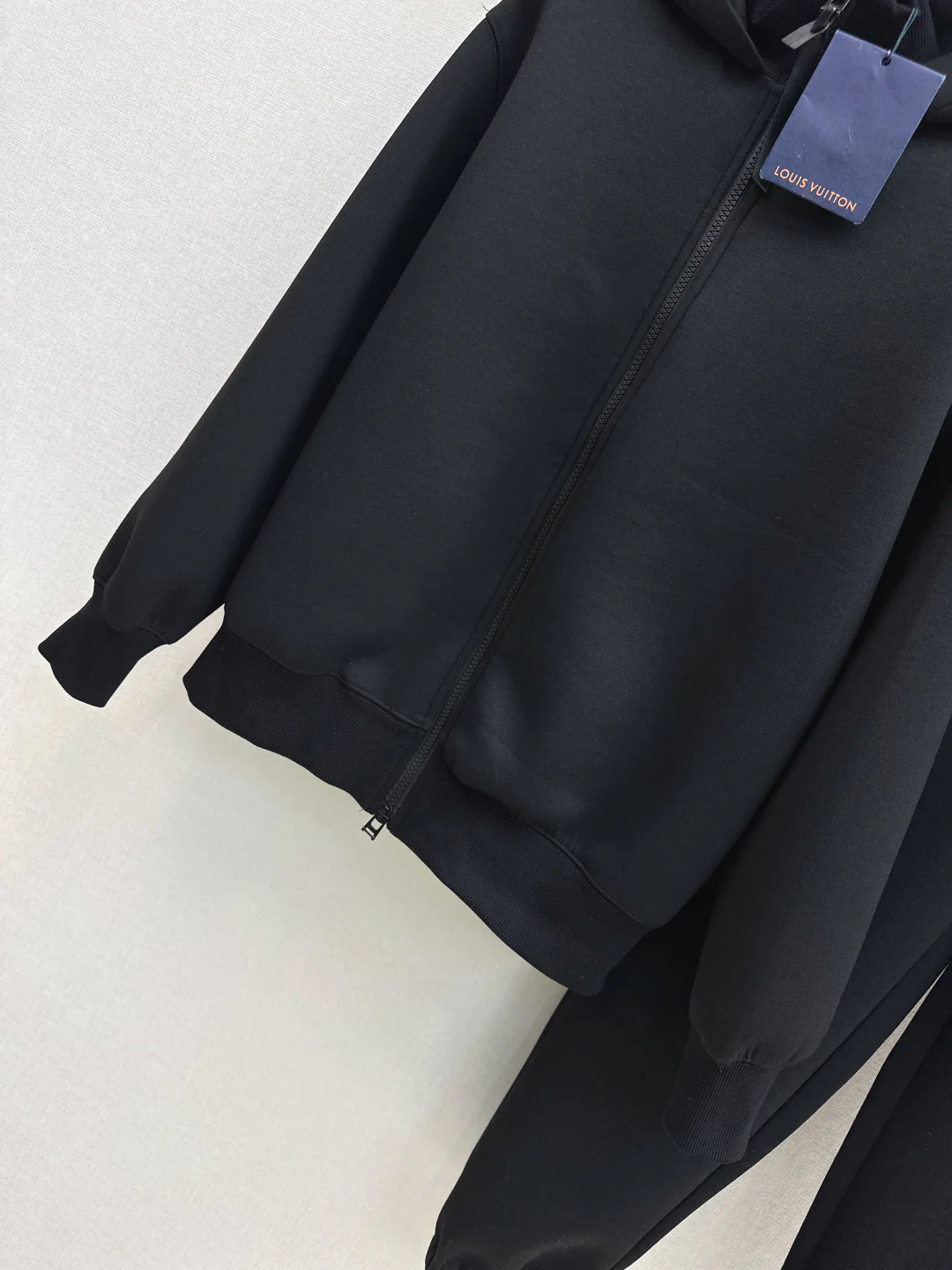 Loui 25fw tracksuit set