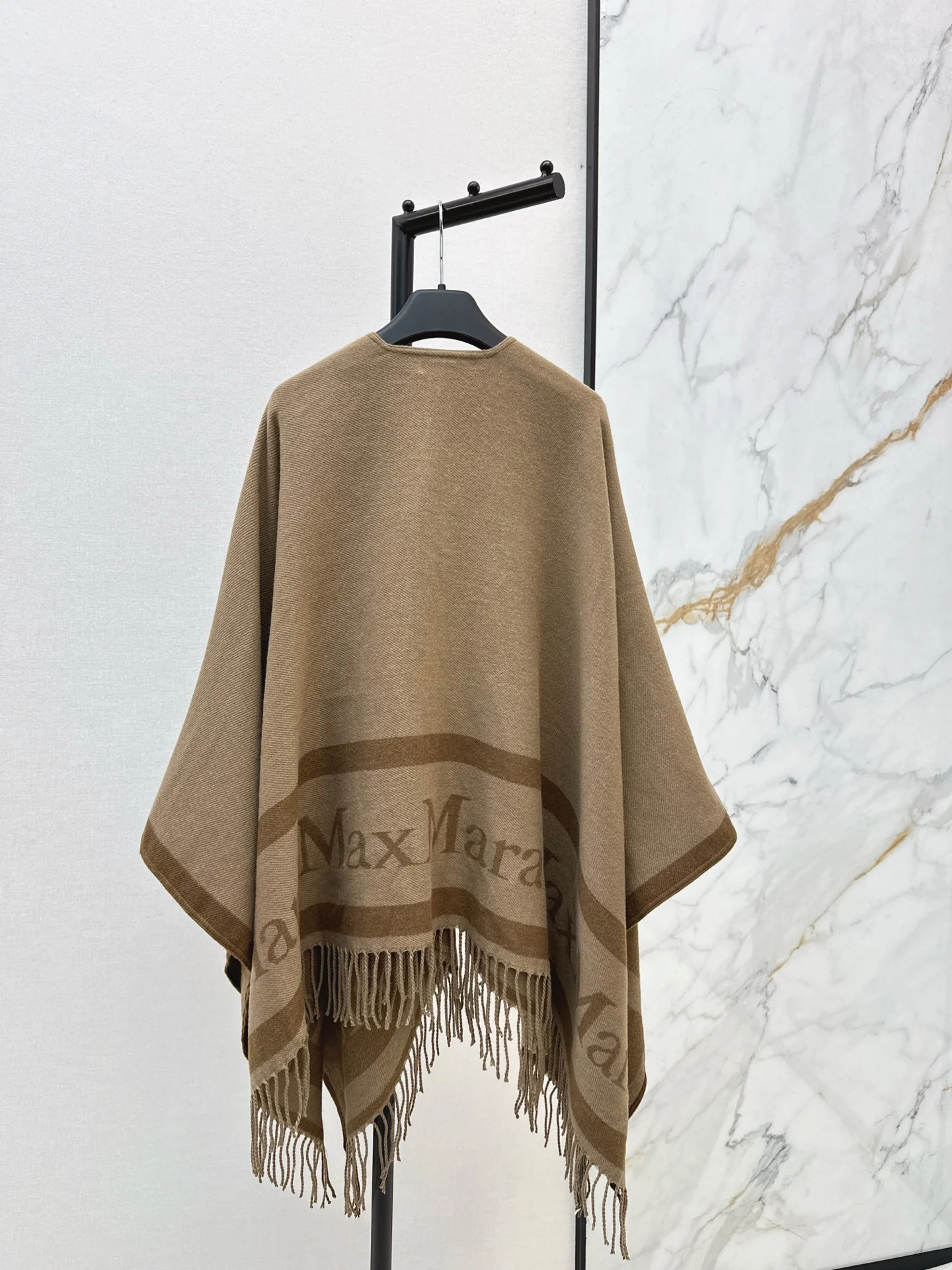 Max 25fw wool shawl