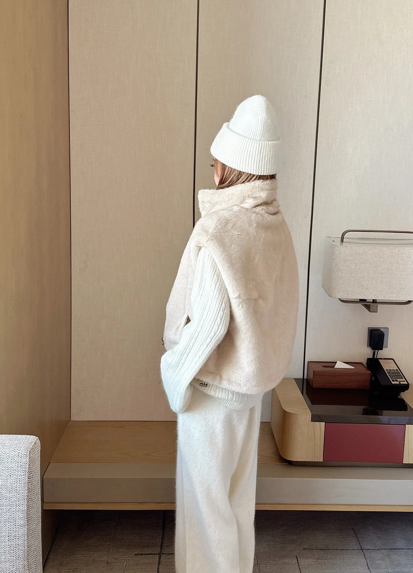 Brun 25fw reversible faux fur vest jacket