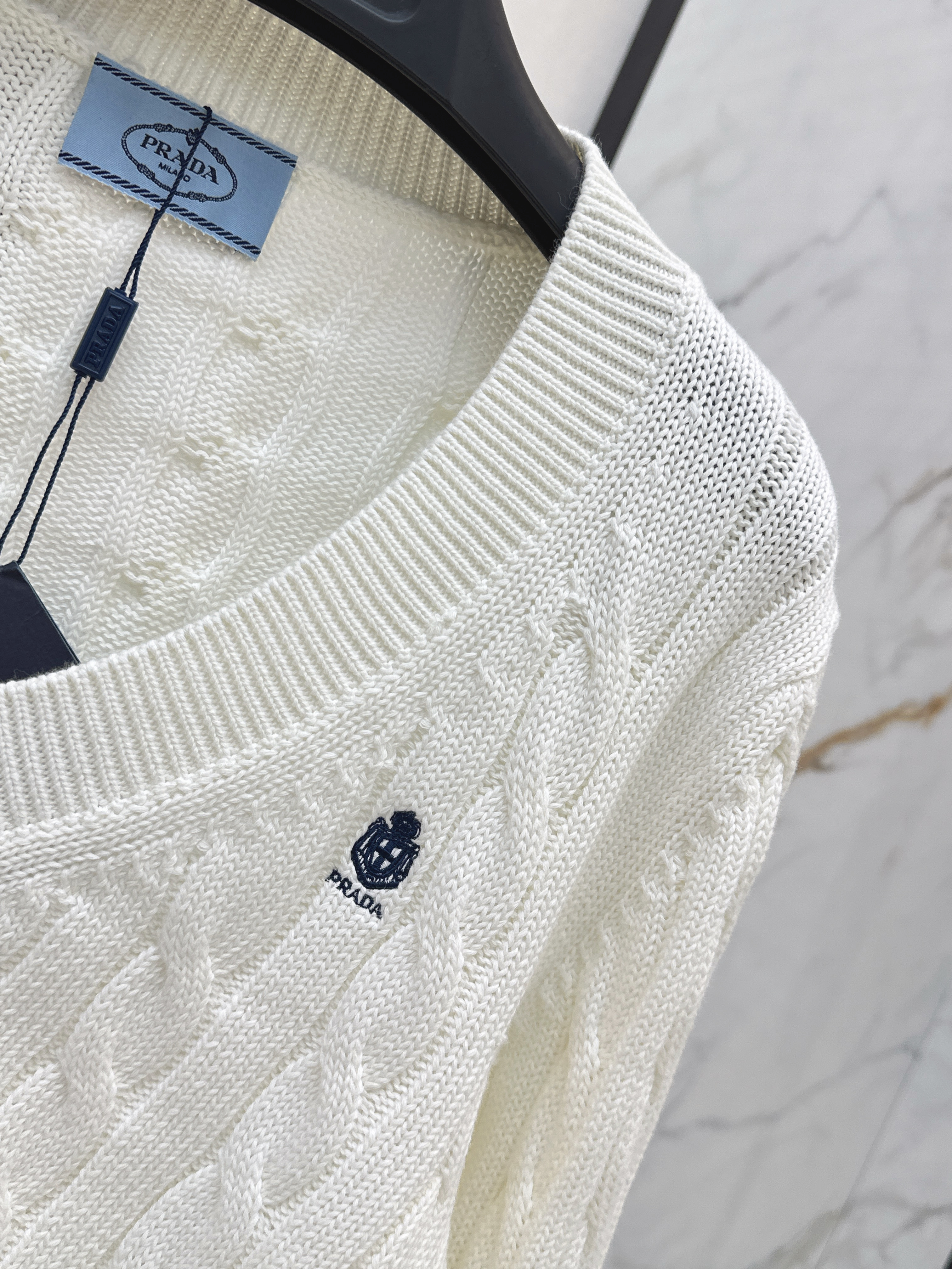 Pra 26ss cable knit cropped sweater