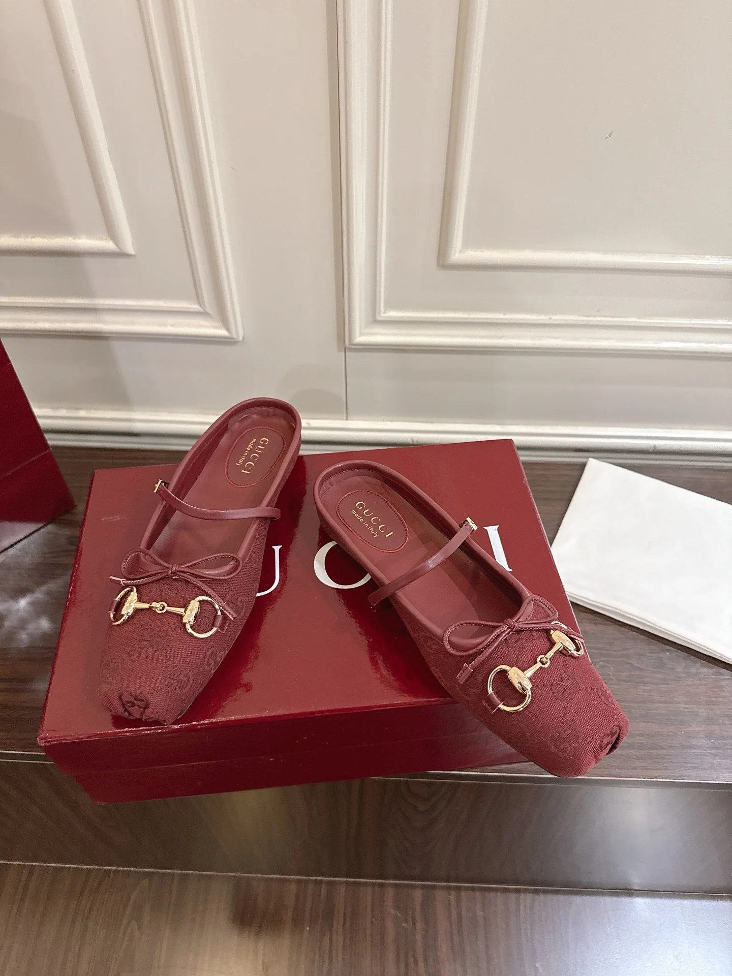 Guc 25fw mules