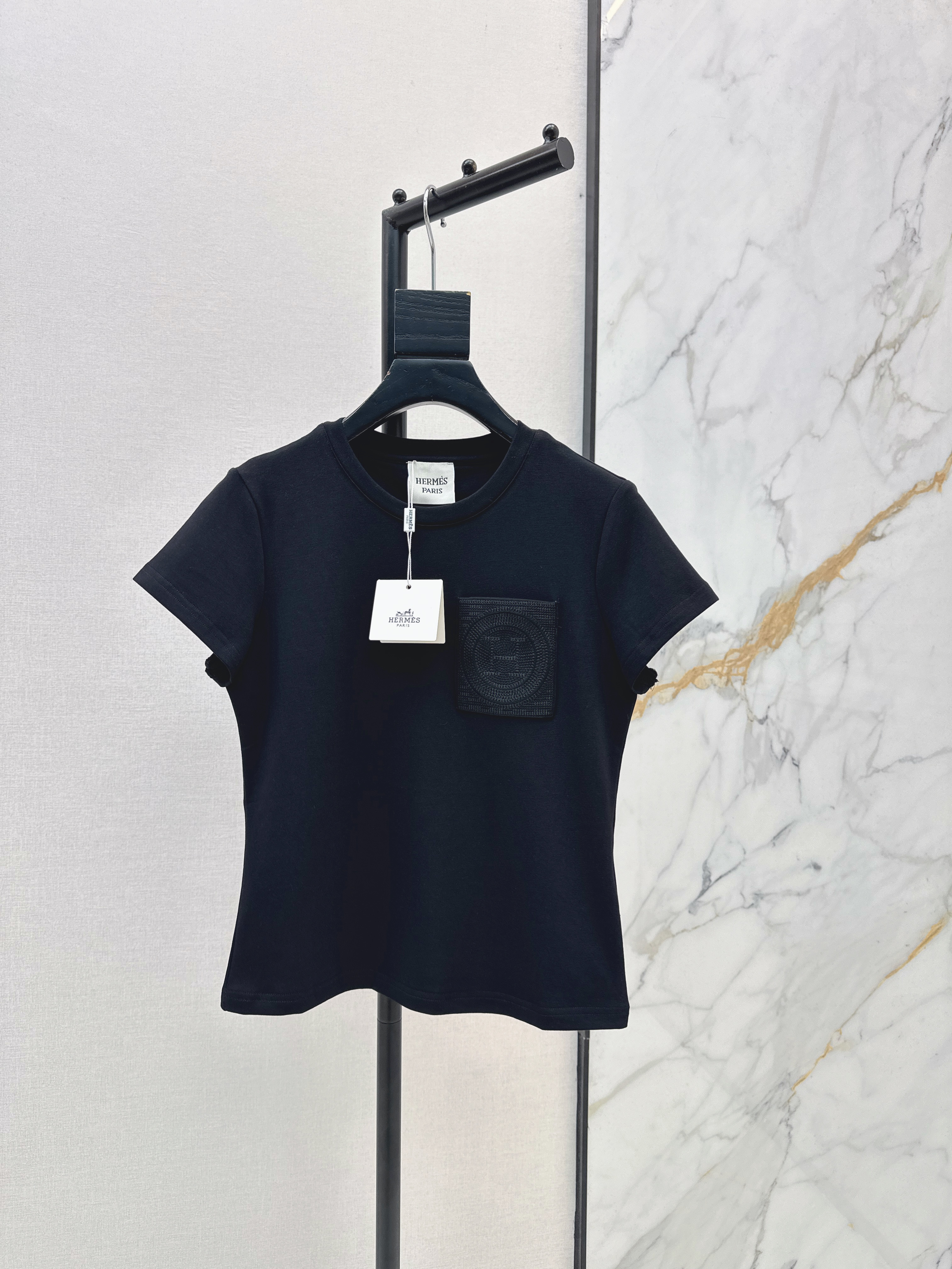 Her 26ss t-shirt
