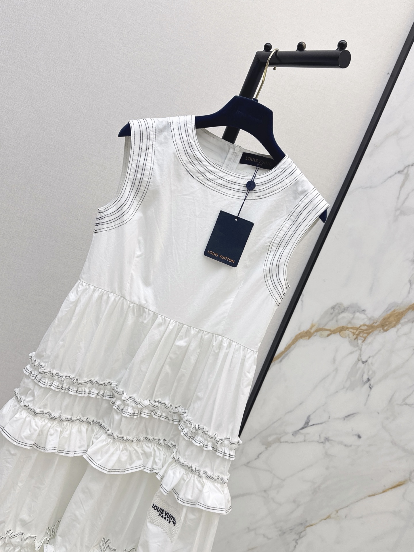 Loui 26ss ruffle sleeveless dress
