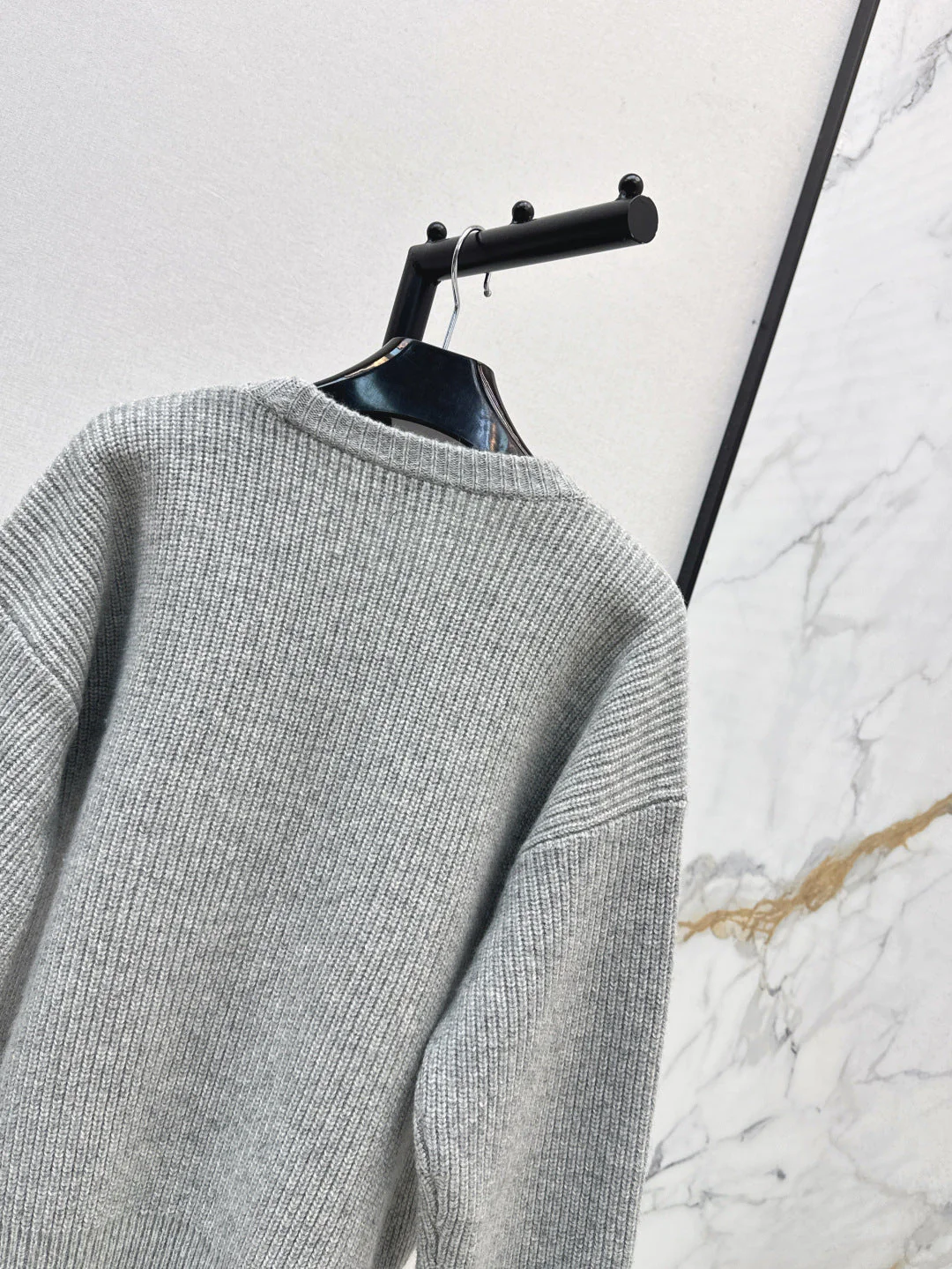 Celi 25fw embroidered sweater