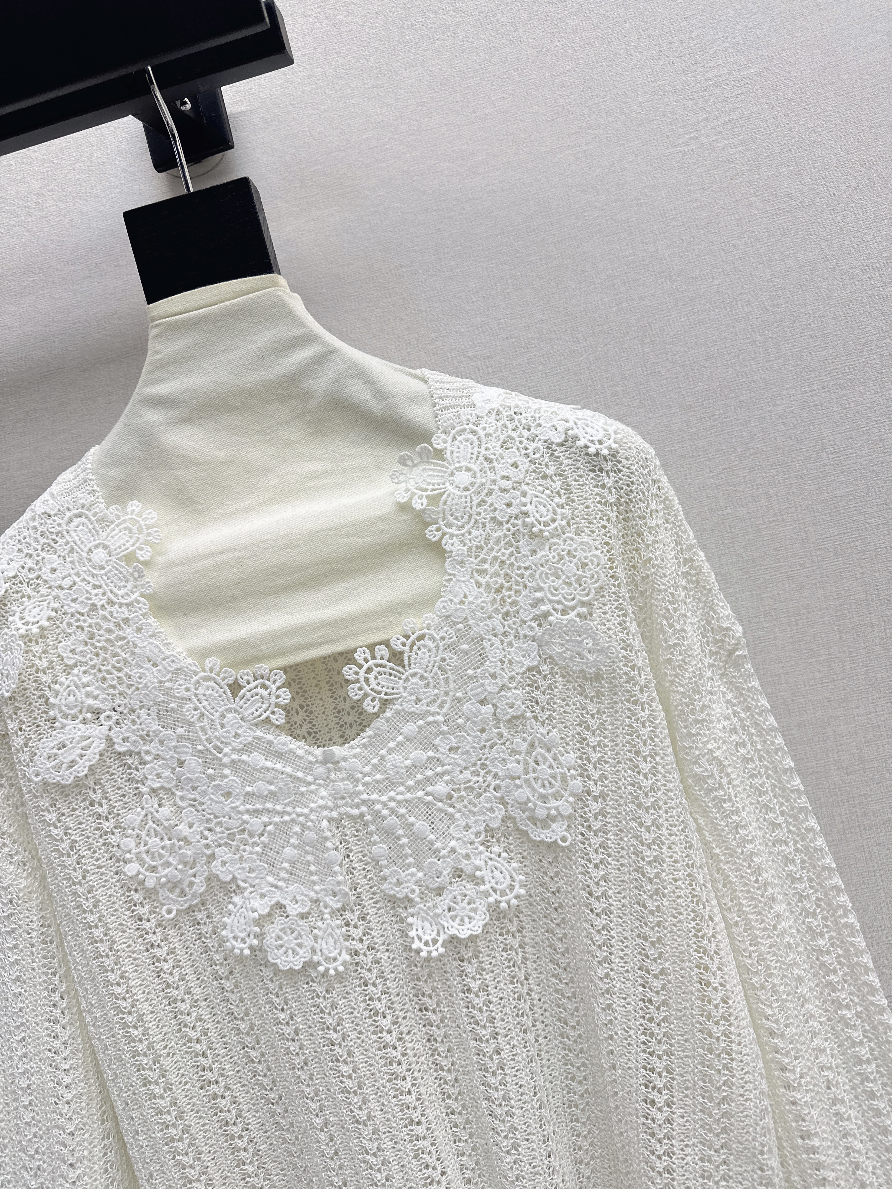 ES 26ss lace hollow sweater