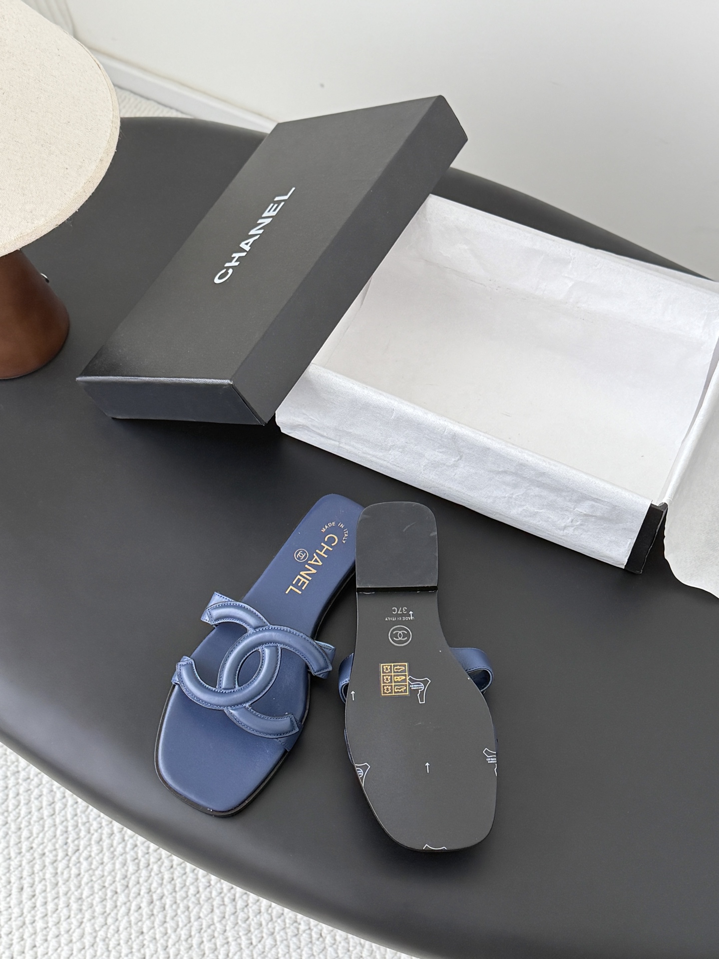 Chan 26P slippers