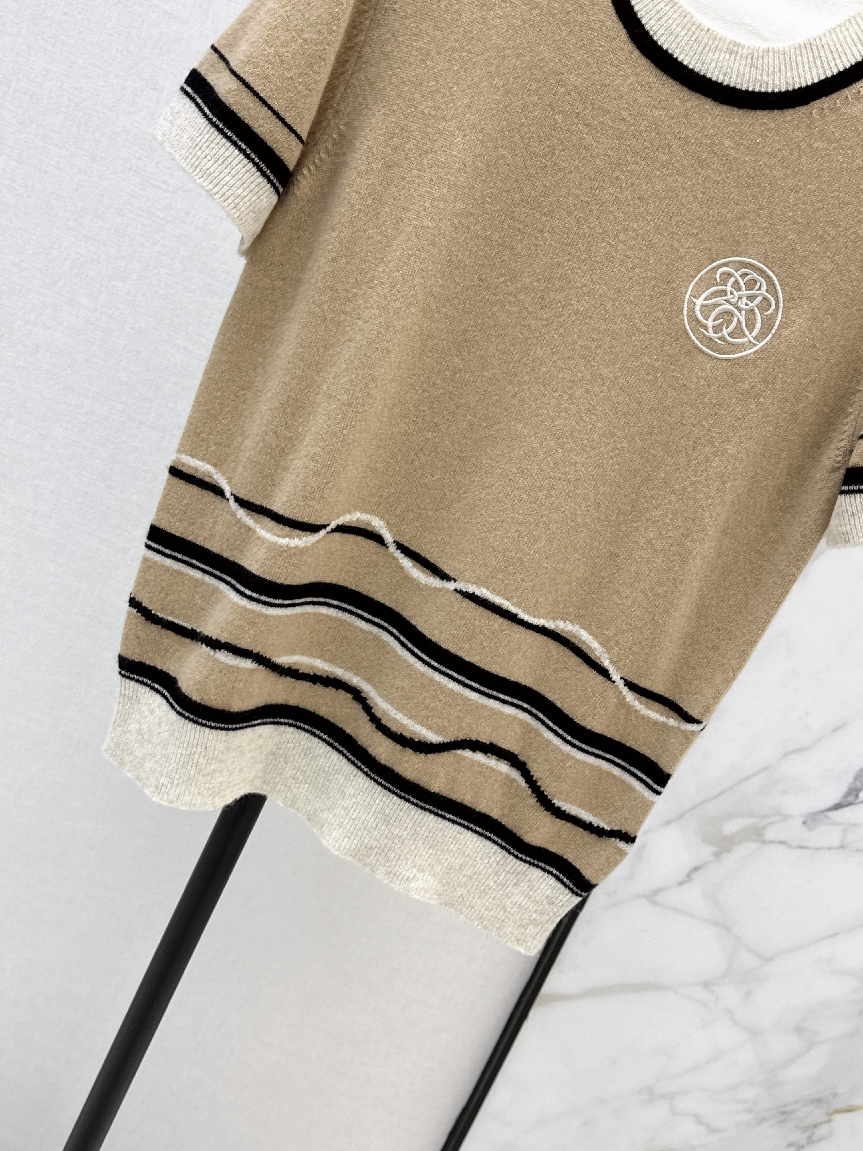 Herm 26ss stripe knit sweater