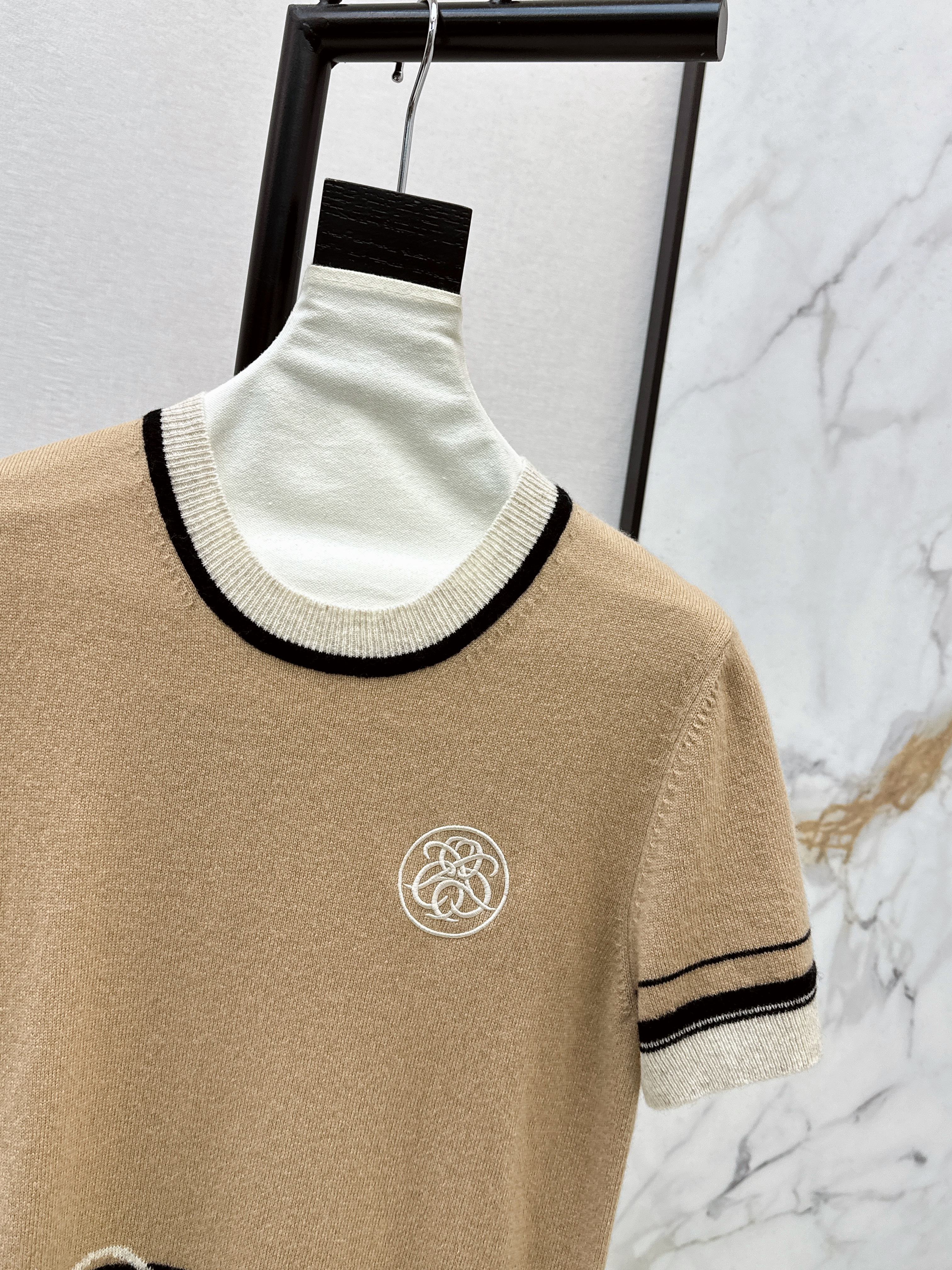 Herm 26ss stripe knit sweater