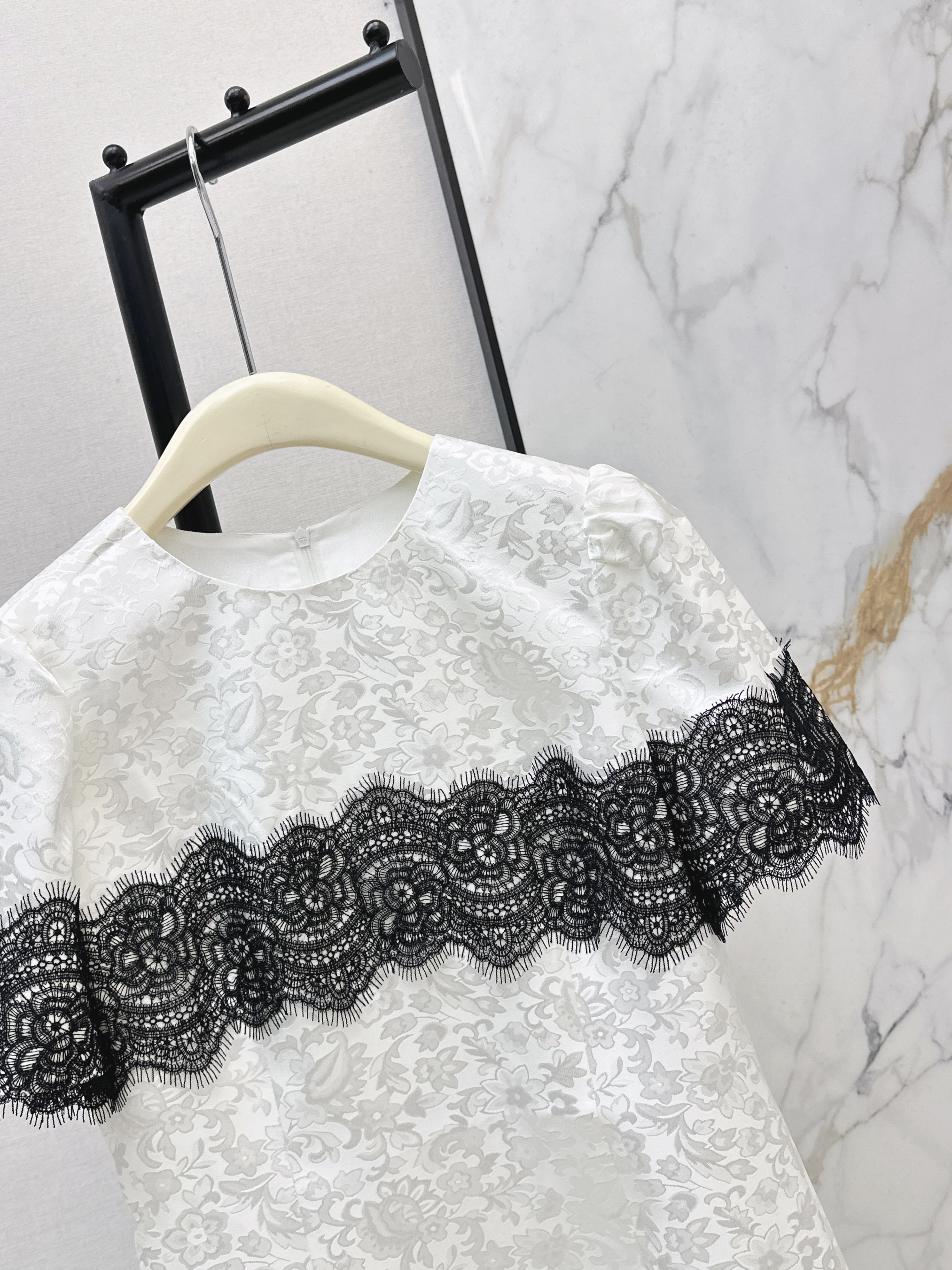 Valen 26ss contract lace dress