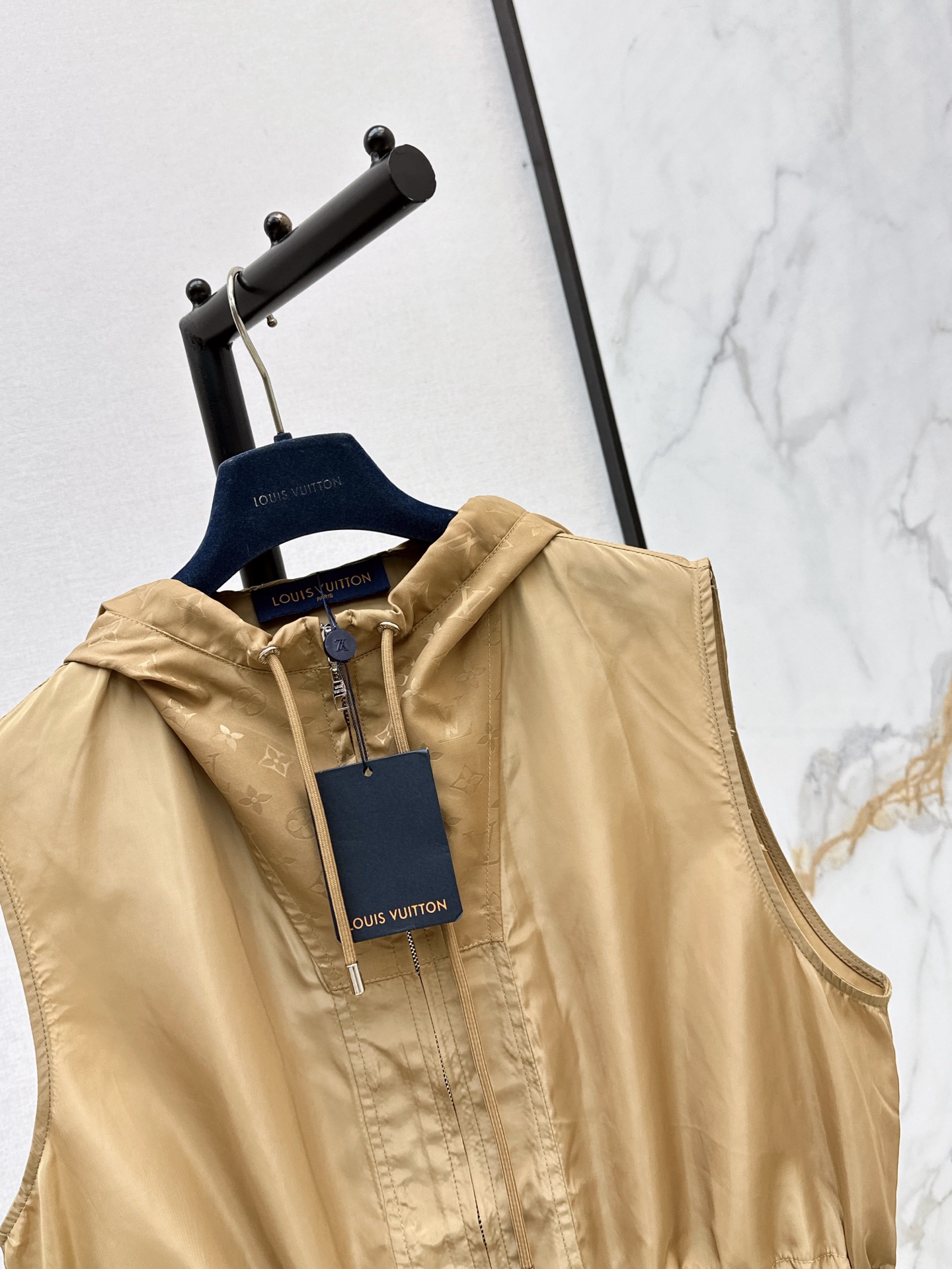 Loui 26ss hooded vest jacket