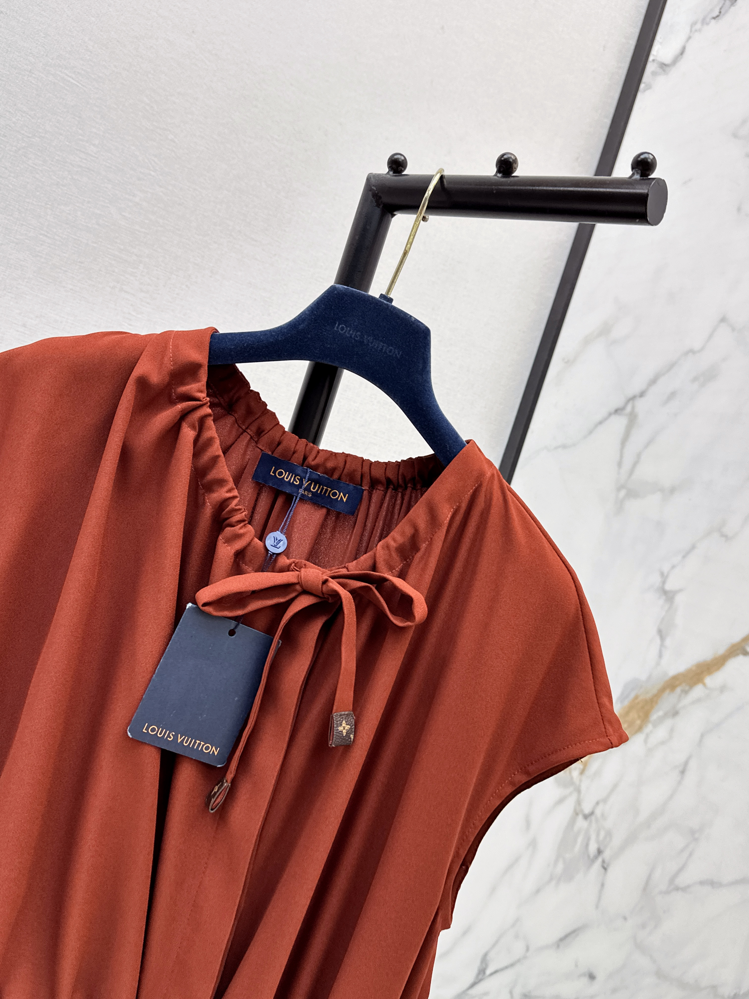 Loui 26ss cutout-waist drastring dress
