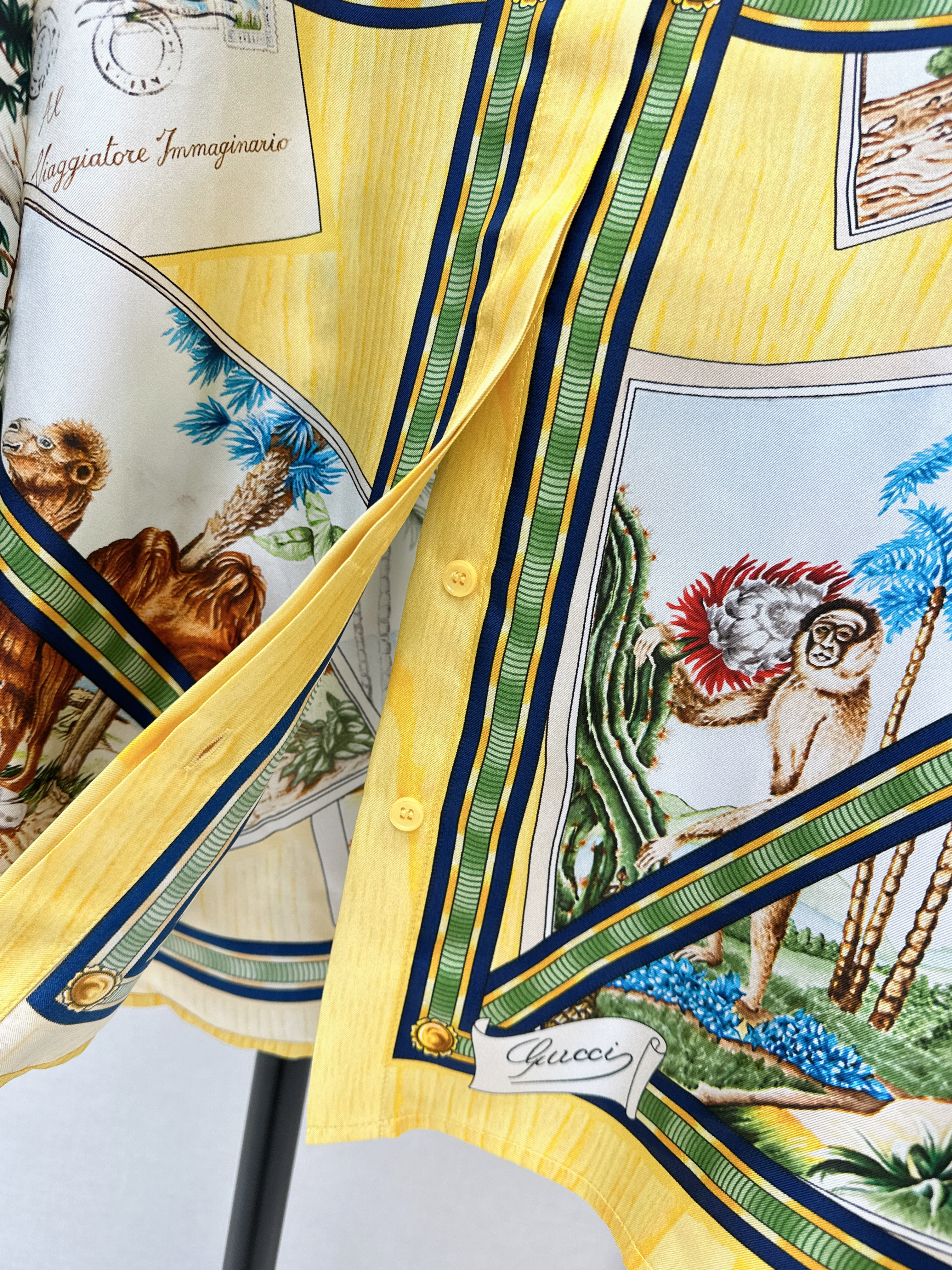 Guc 26ss silk print shirt