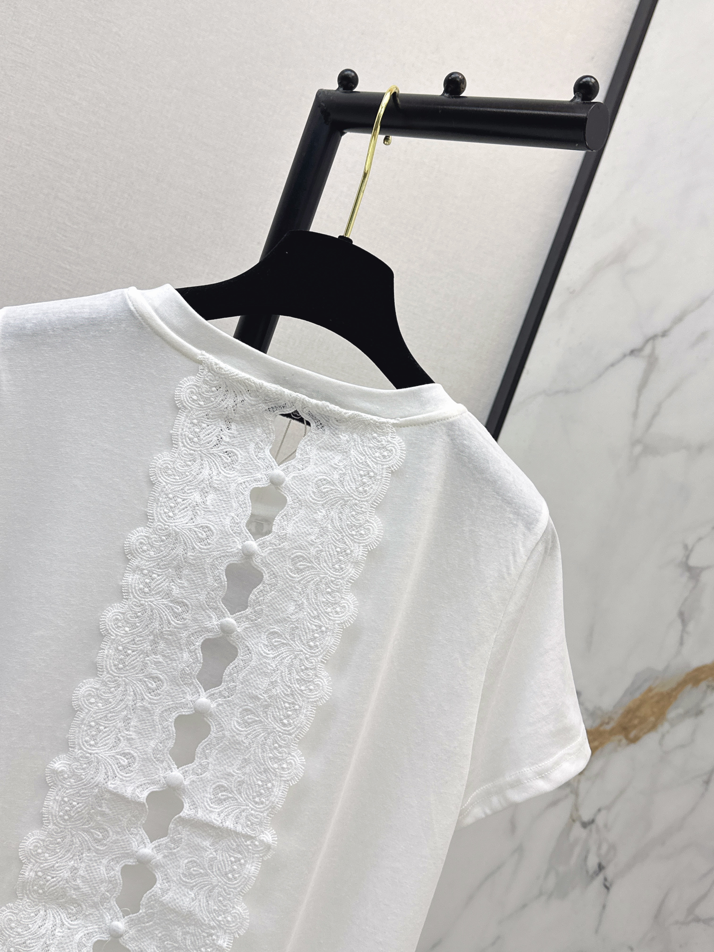 Chan 26ss lace hollow t-shirt