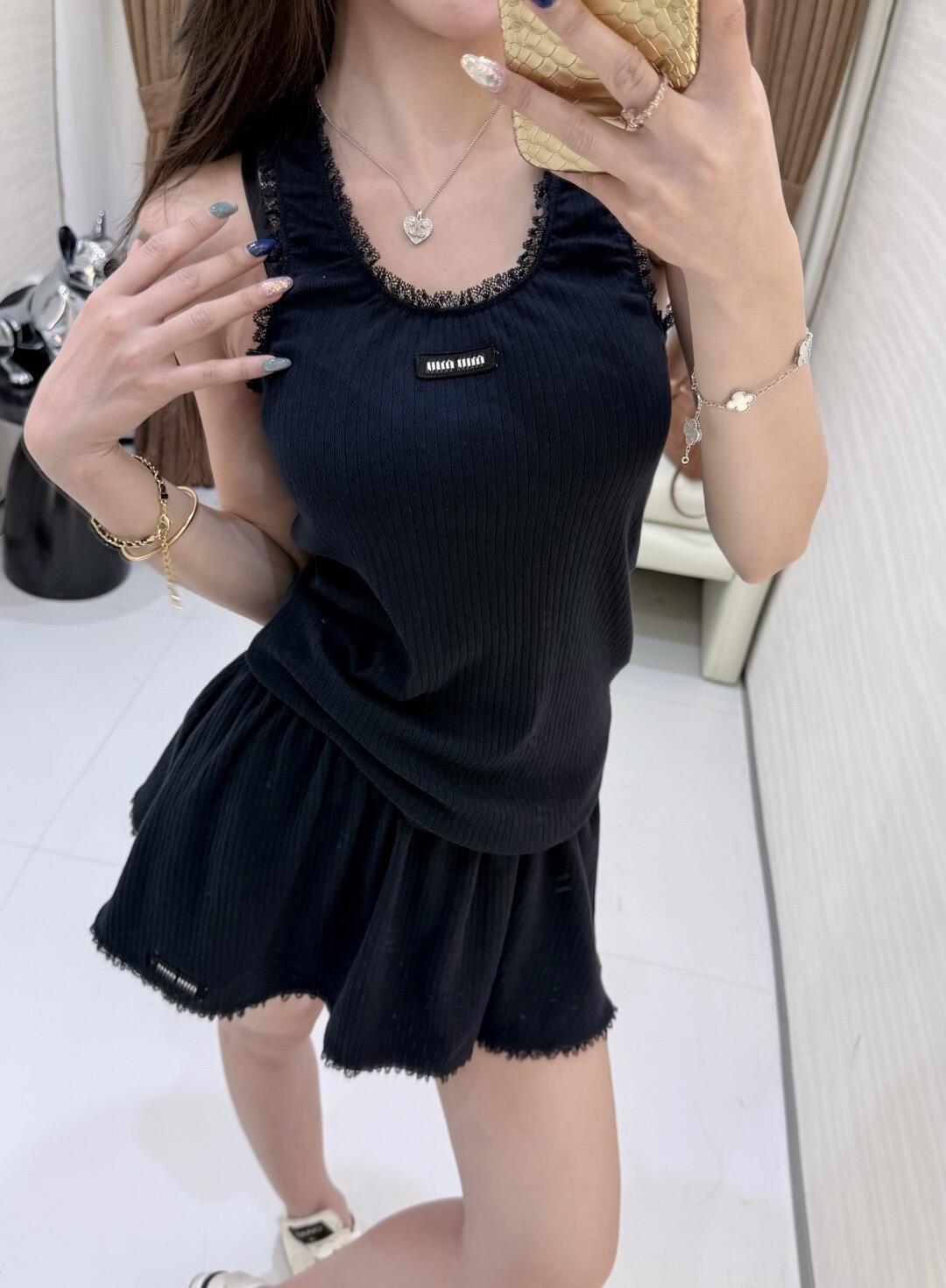 Miu 26ss lace ruffle vest