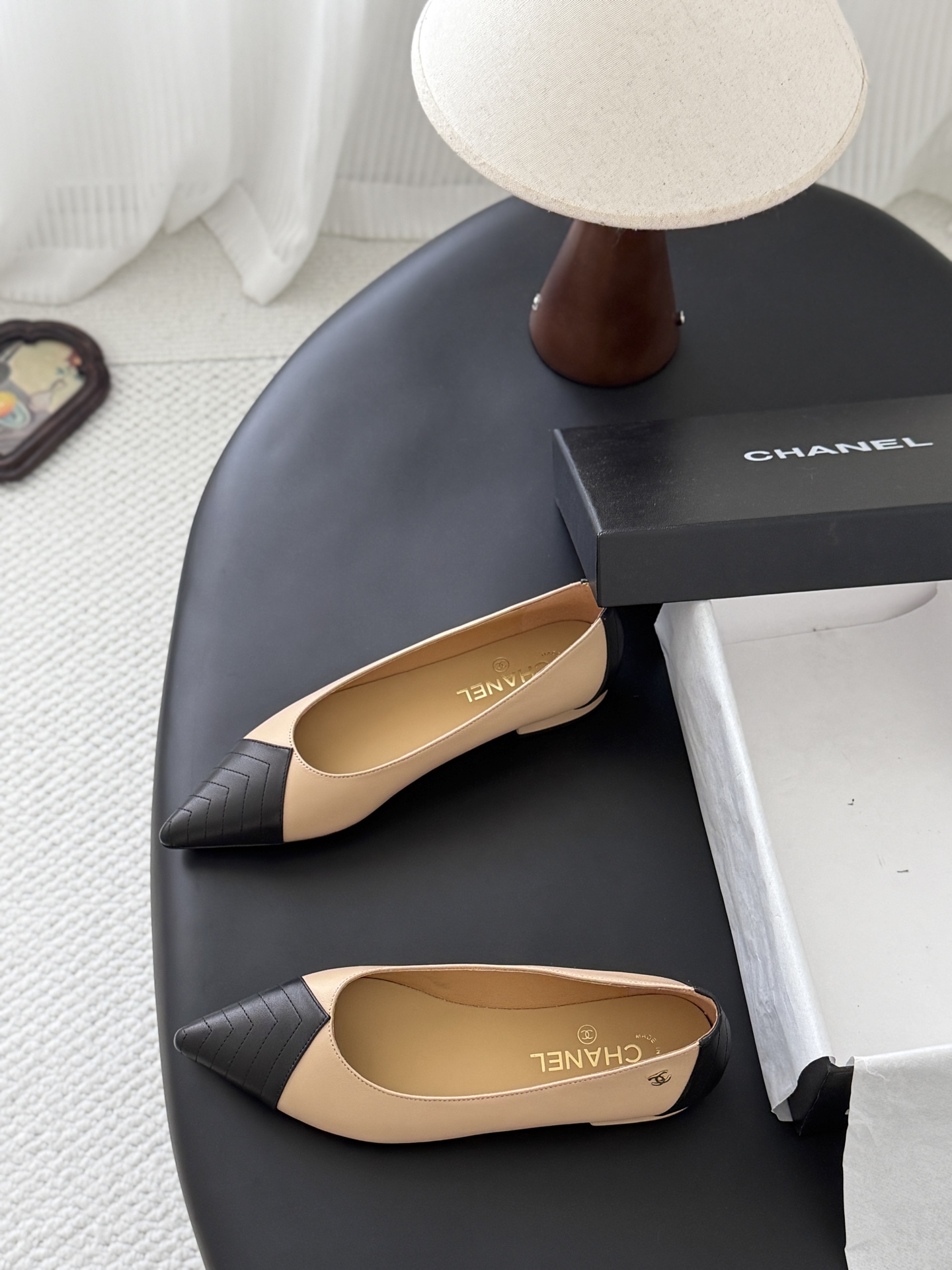 Chan 26C pointed toe flats