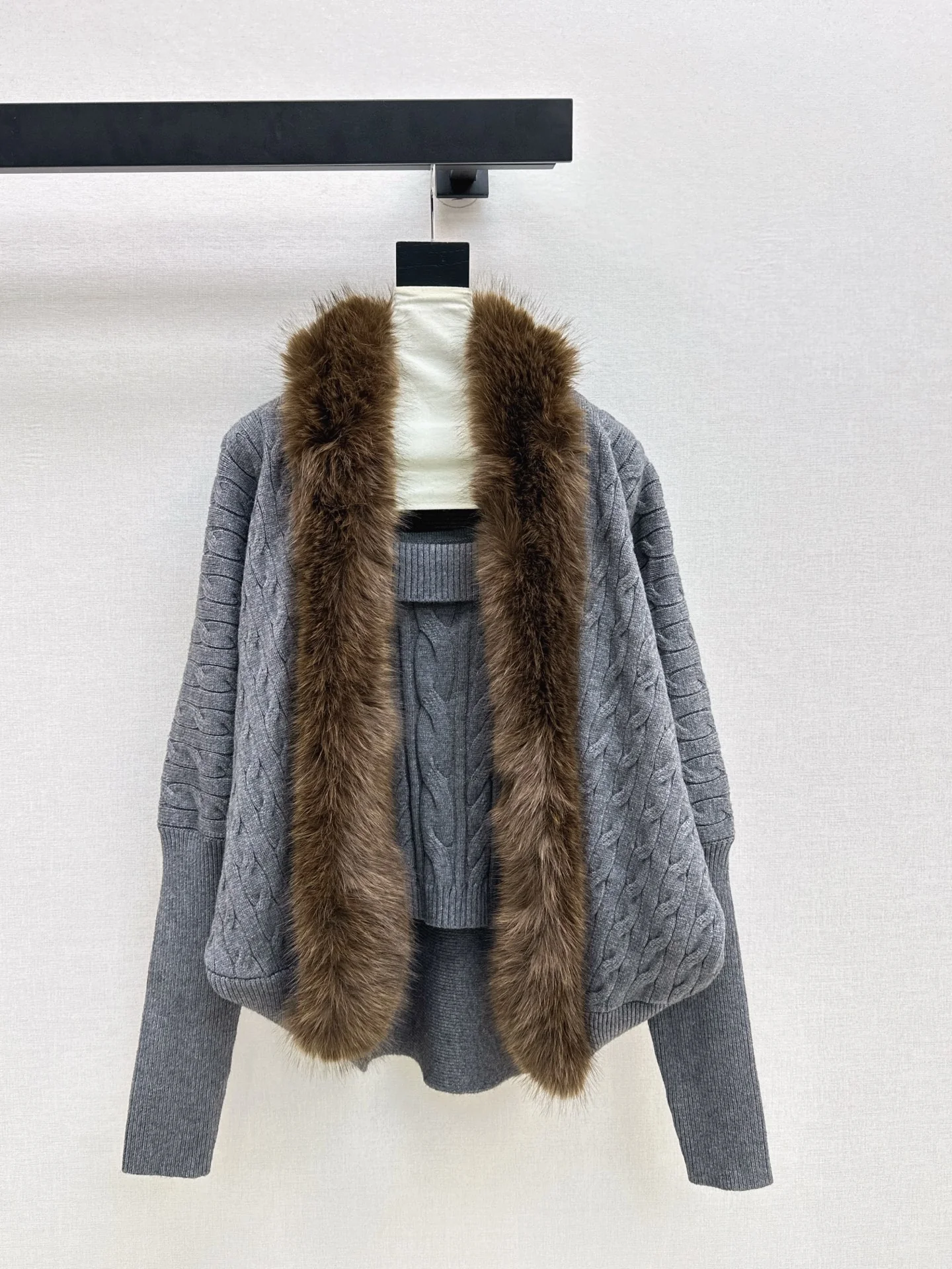 Miu 25fw knit tank top cardigan