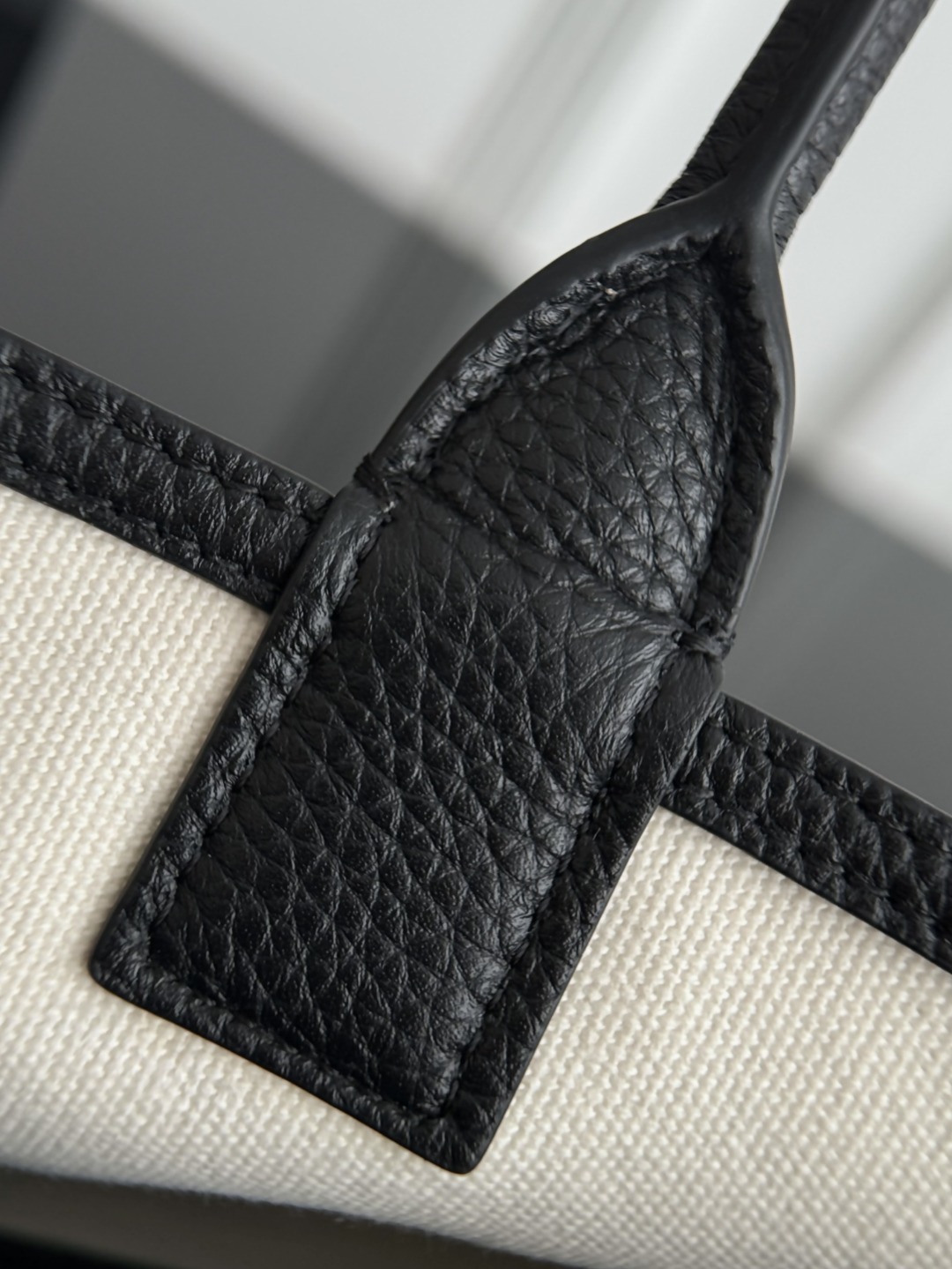 Chan 26S baguette bag