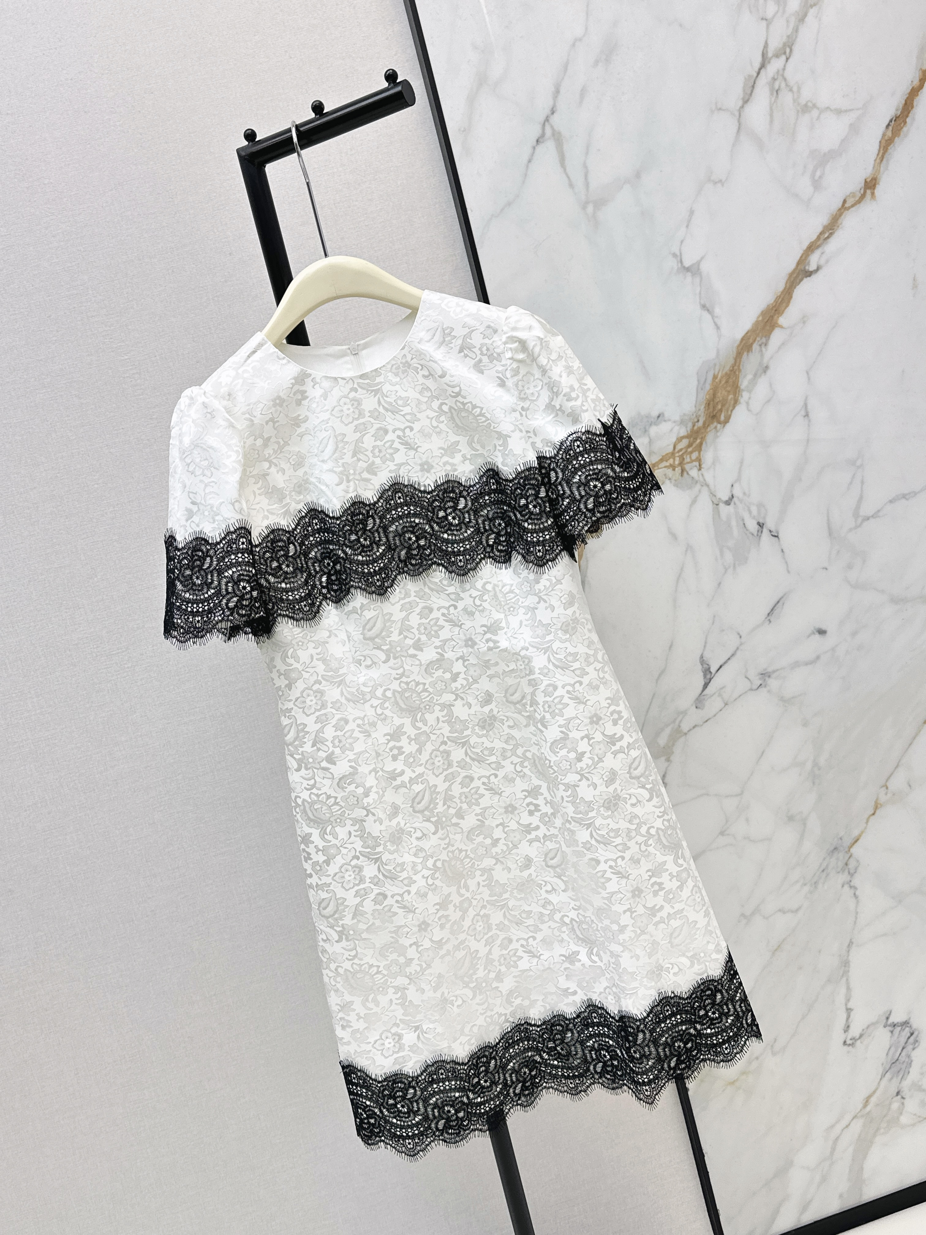 Valen 26ss contract lace dress