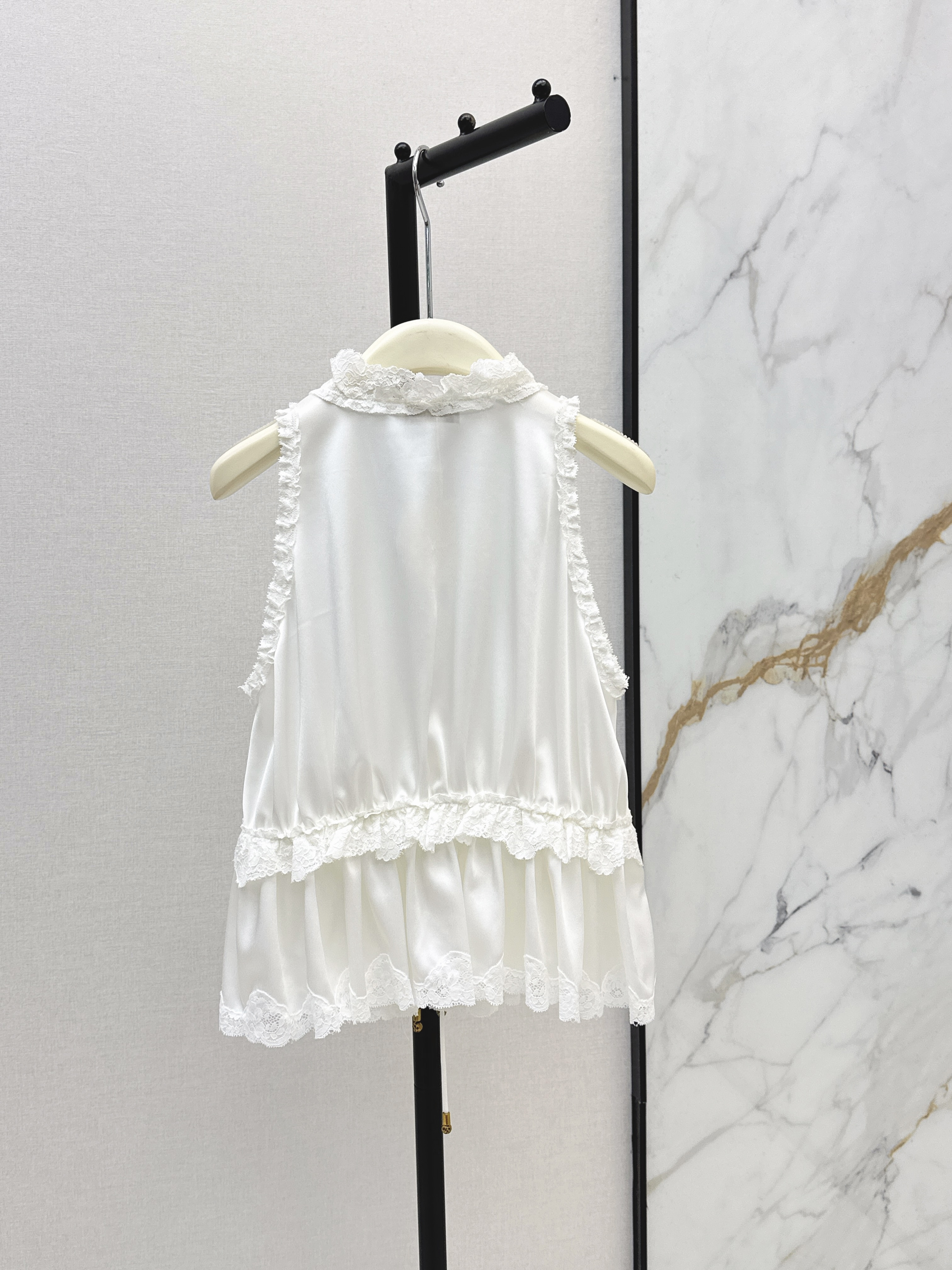 Chol 26ss lace v-neck top