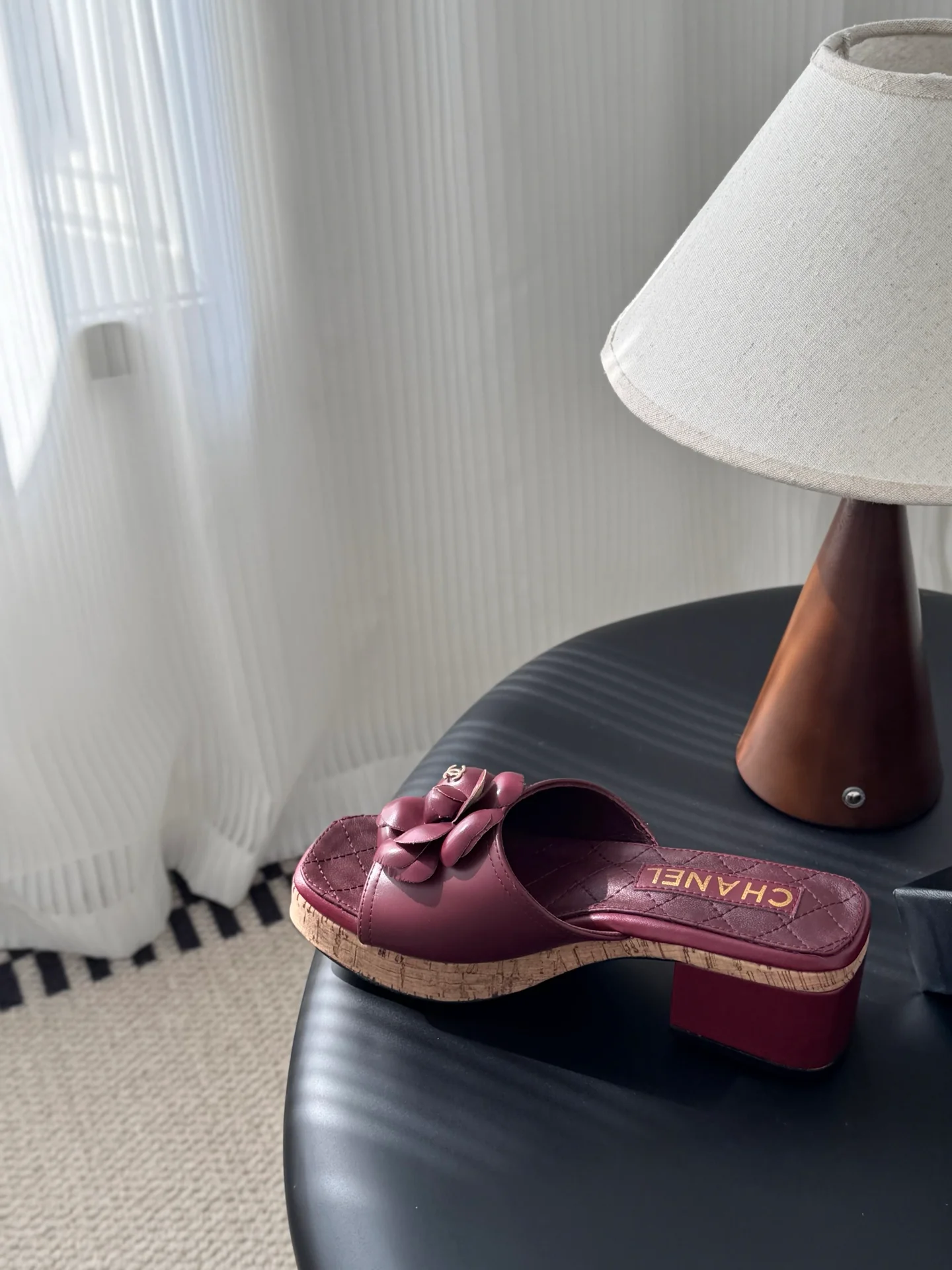 Chan 26ss camellia sides sandals