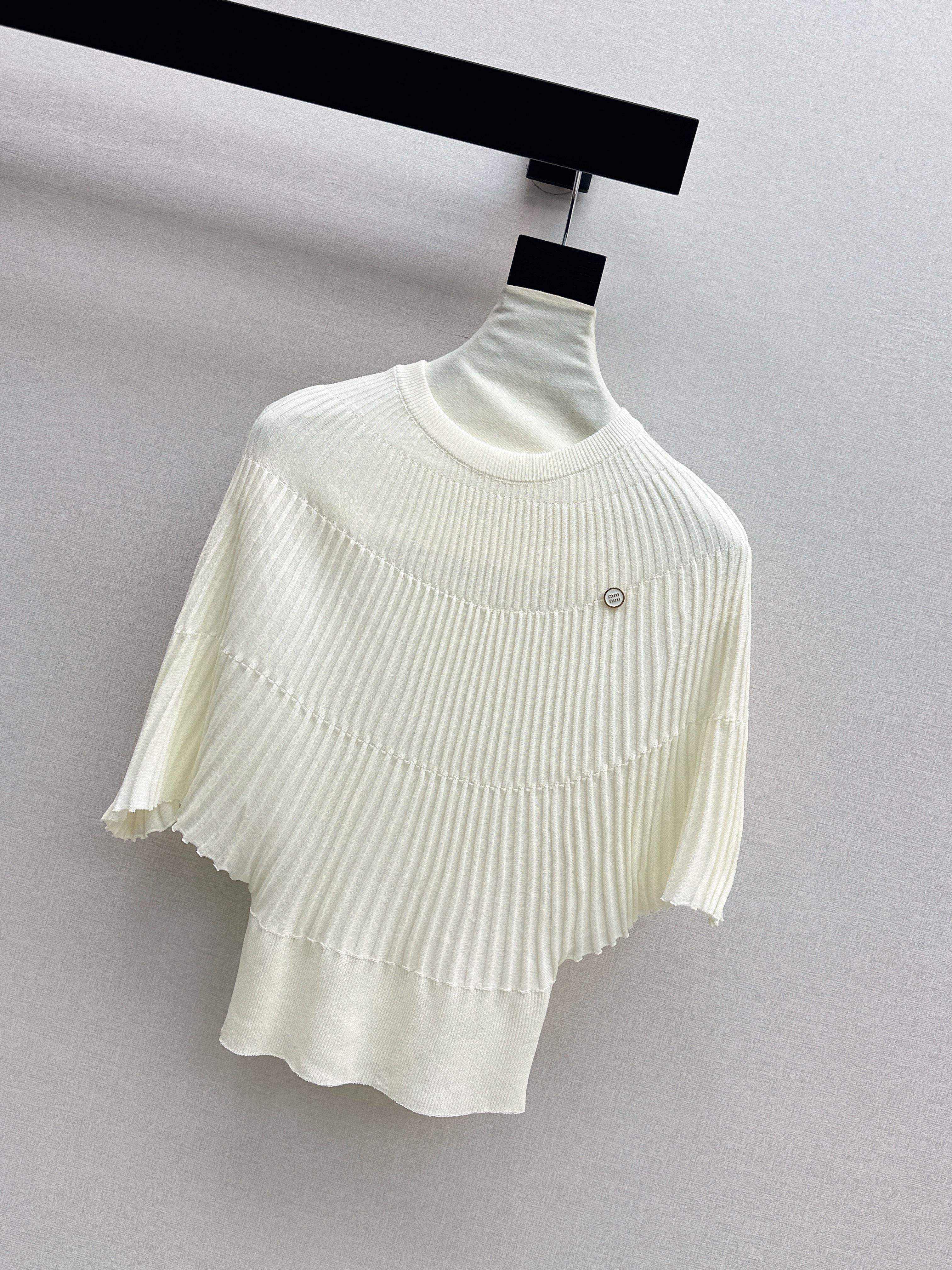 Miu 26ss cape knitwear
