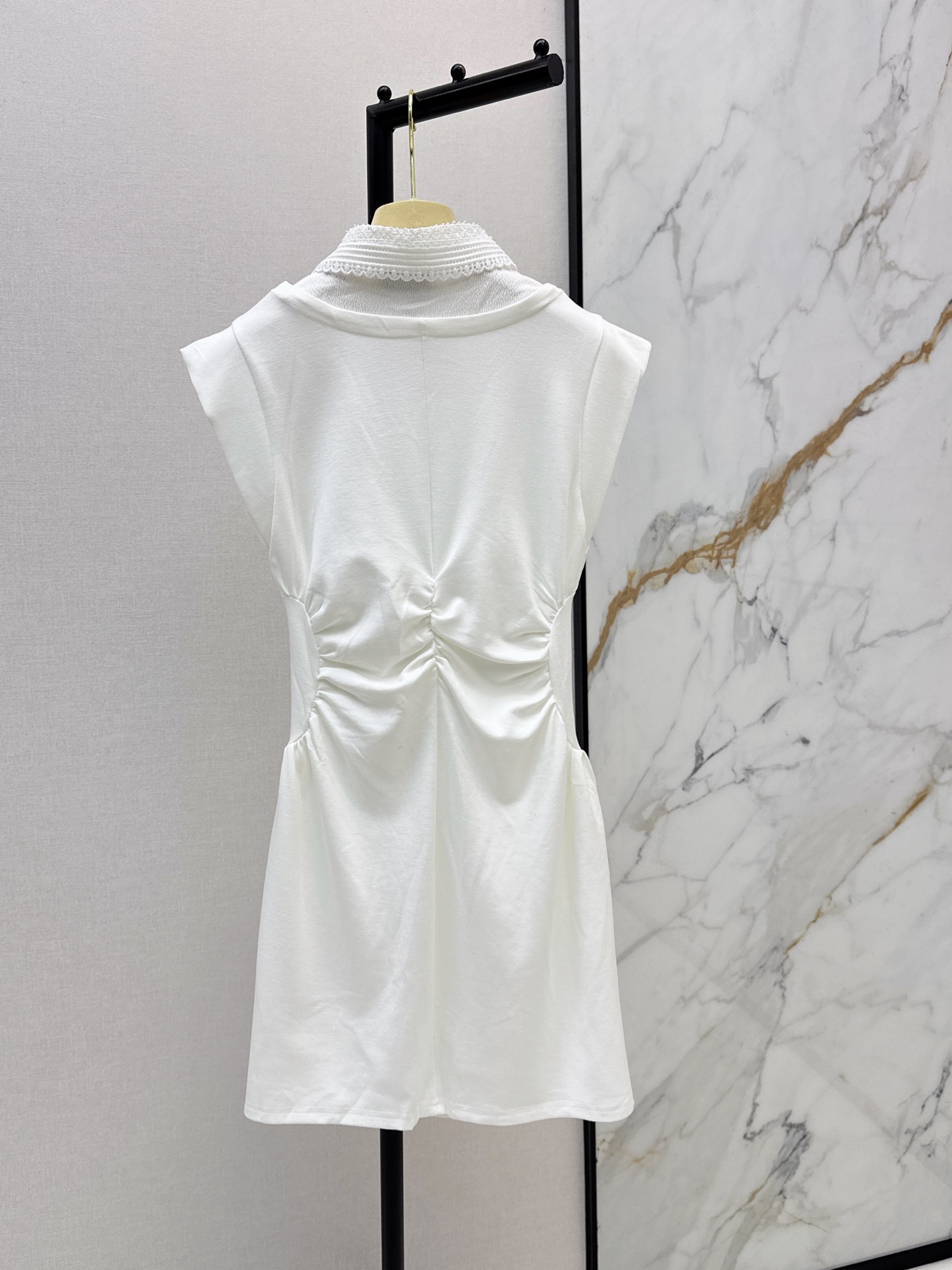Miu 26ss sleeveless waist-cinching dress