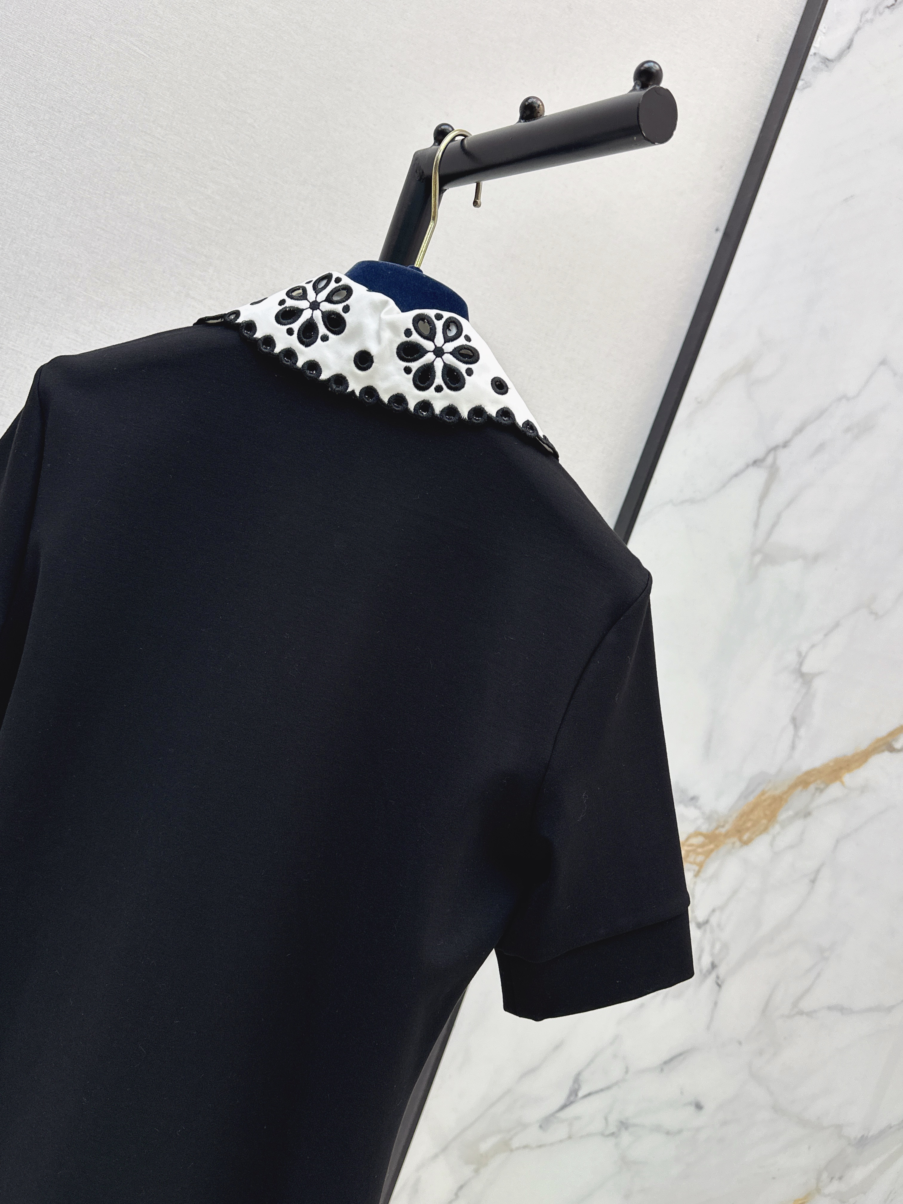 Loui 26ss peter pan collar zip dress
