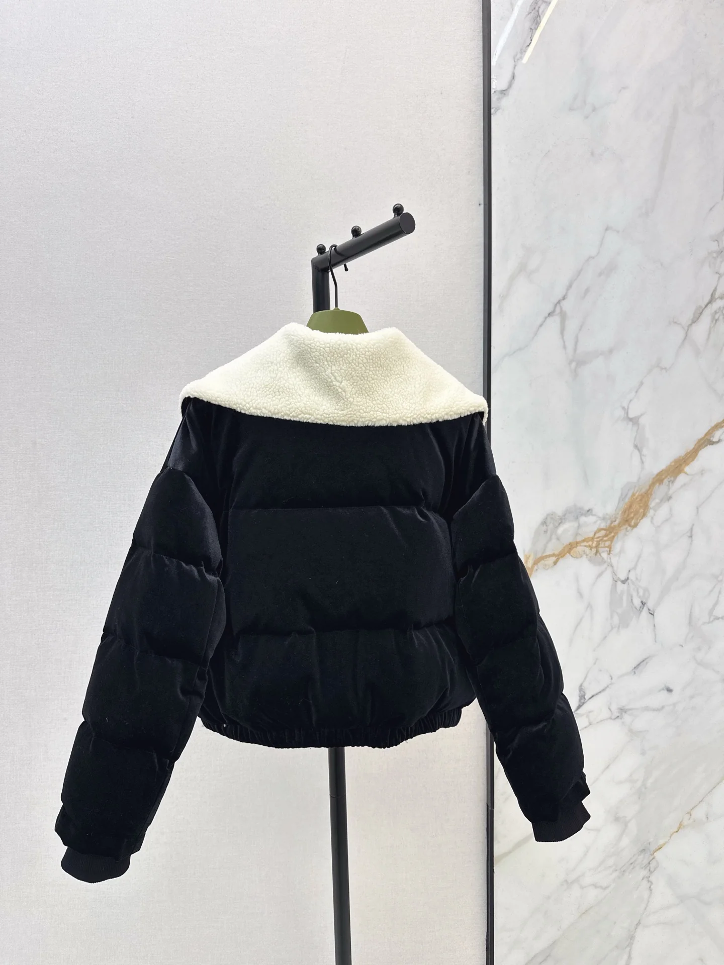 Gucc 25fw velvet down jacket