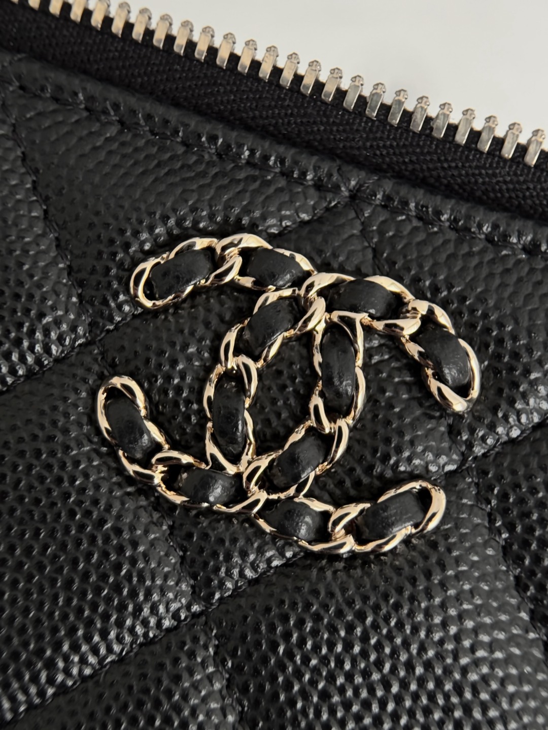 Chan 26S clutch bag with chain
