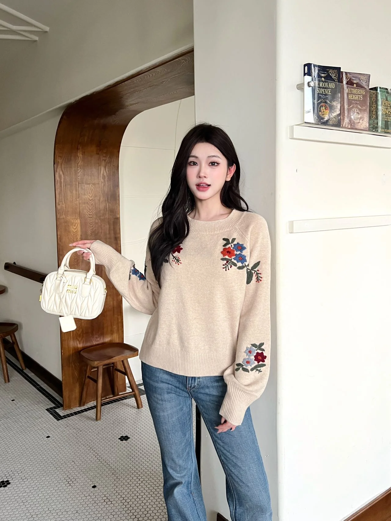 Gucc 25fw embroidery sweater