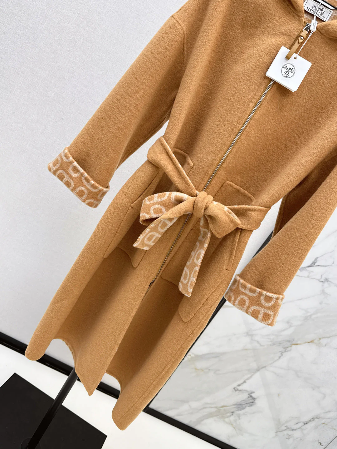 Her 25fw cashmere coat