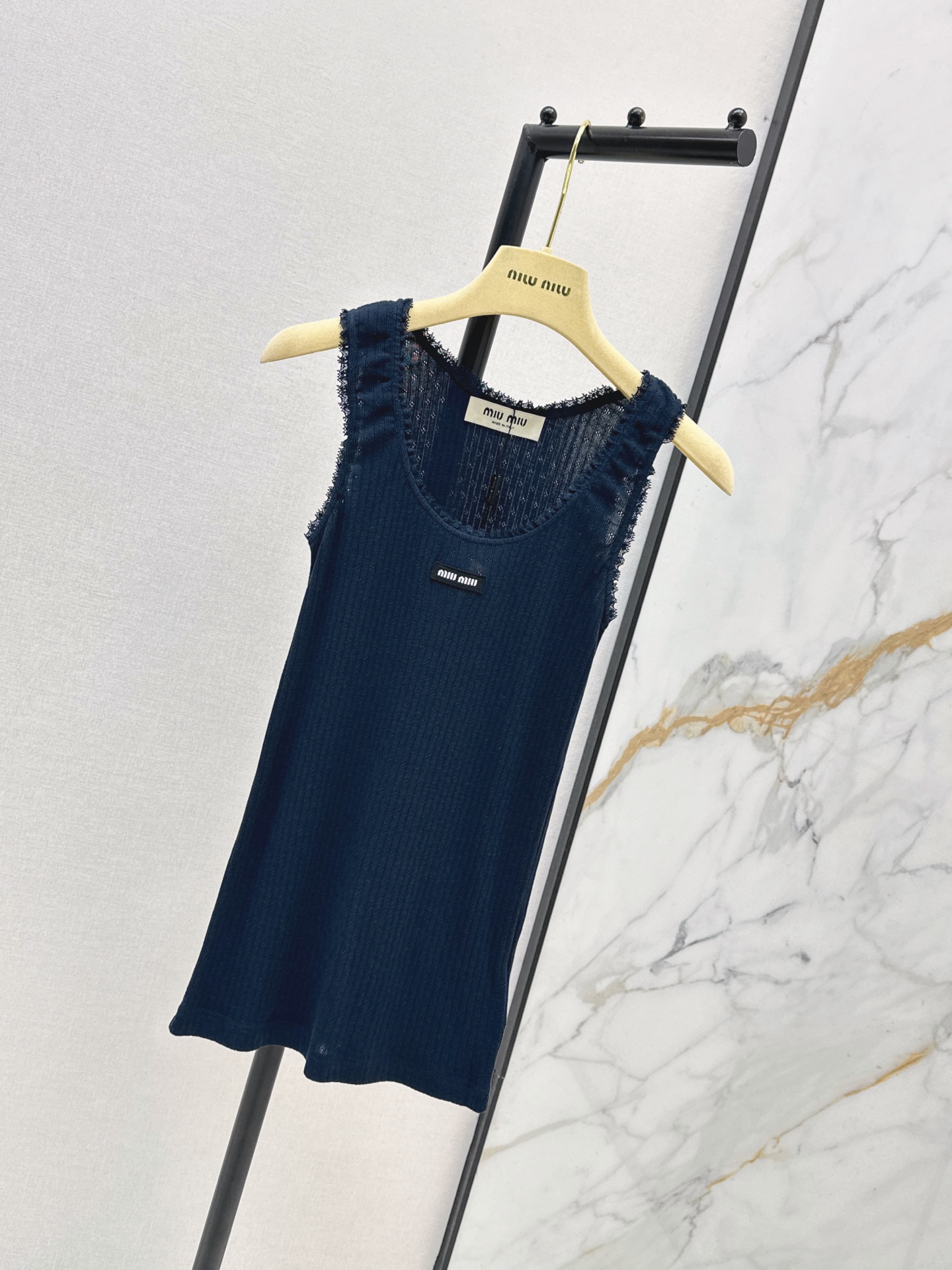 Miu 26ss lace ruffle vest