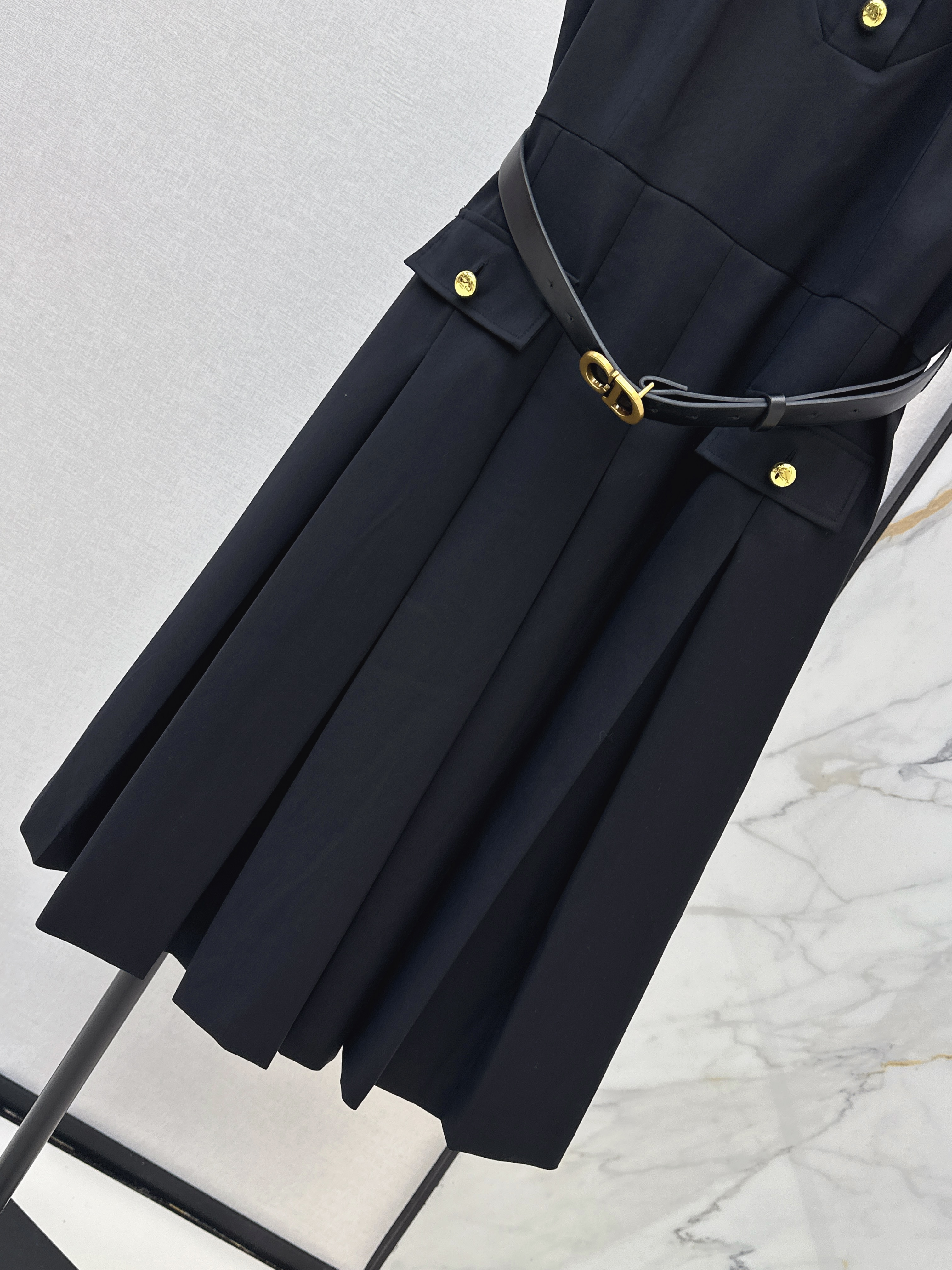 CD 26ss sleeveless belted dress