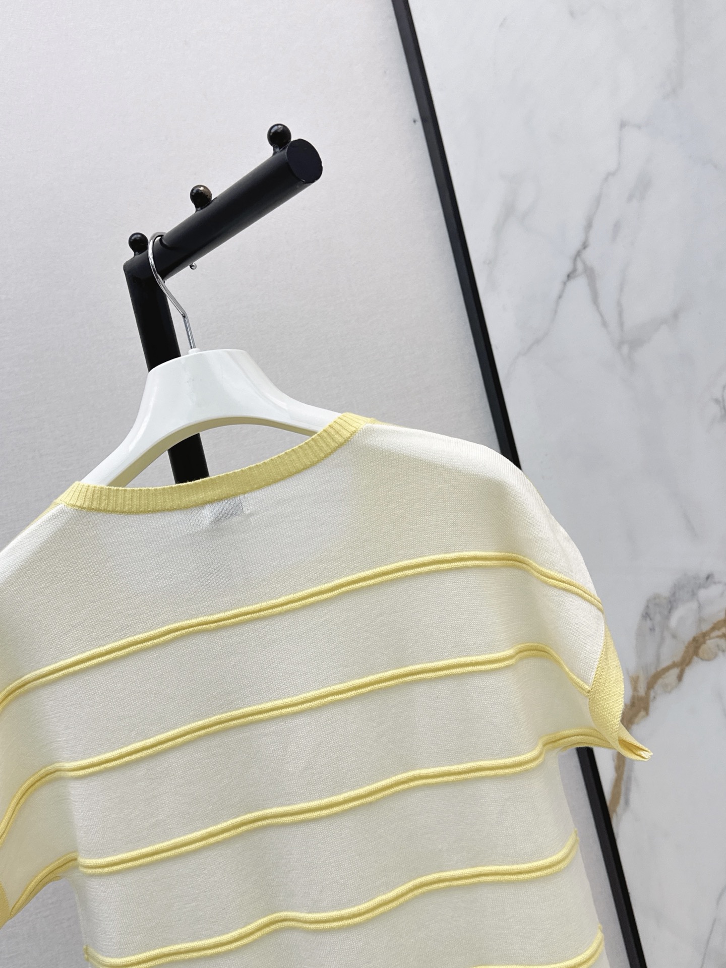 Loe 26ss stripe knit sweater