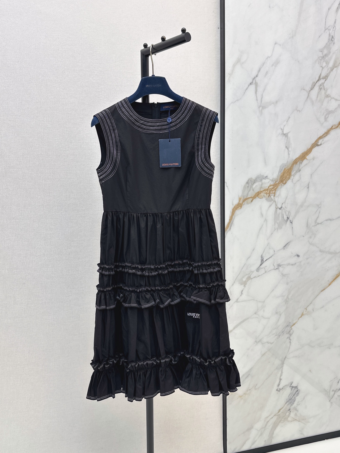 Loui 26ss ruffle sleeveless dress