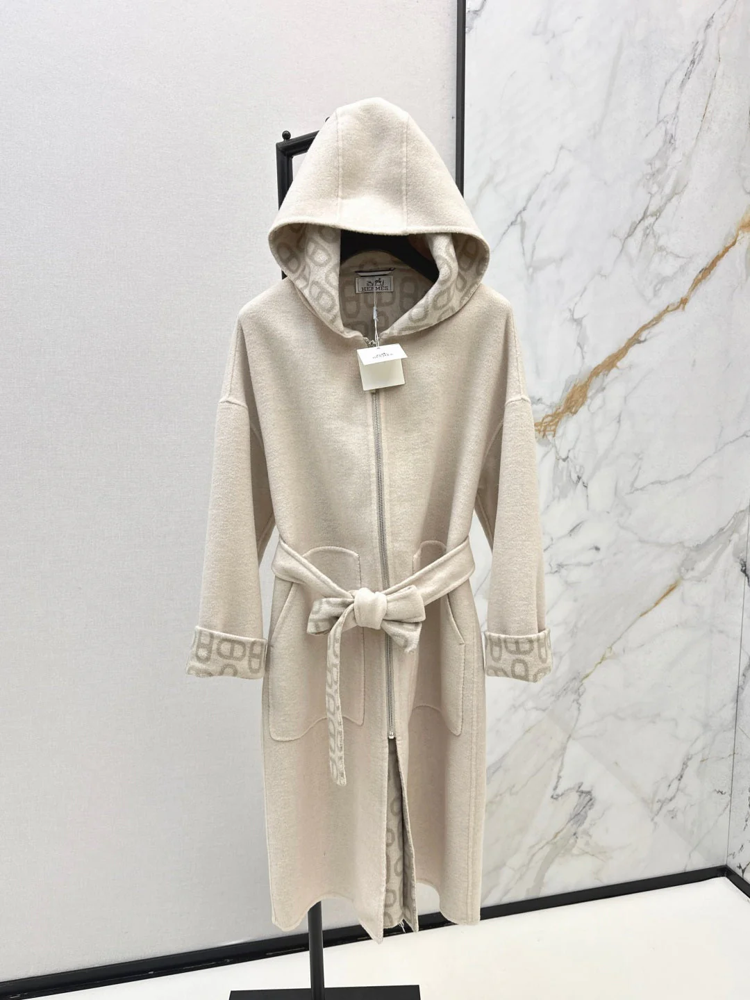 Her 25fw cashmere coat