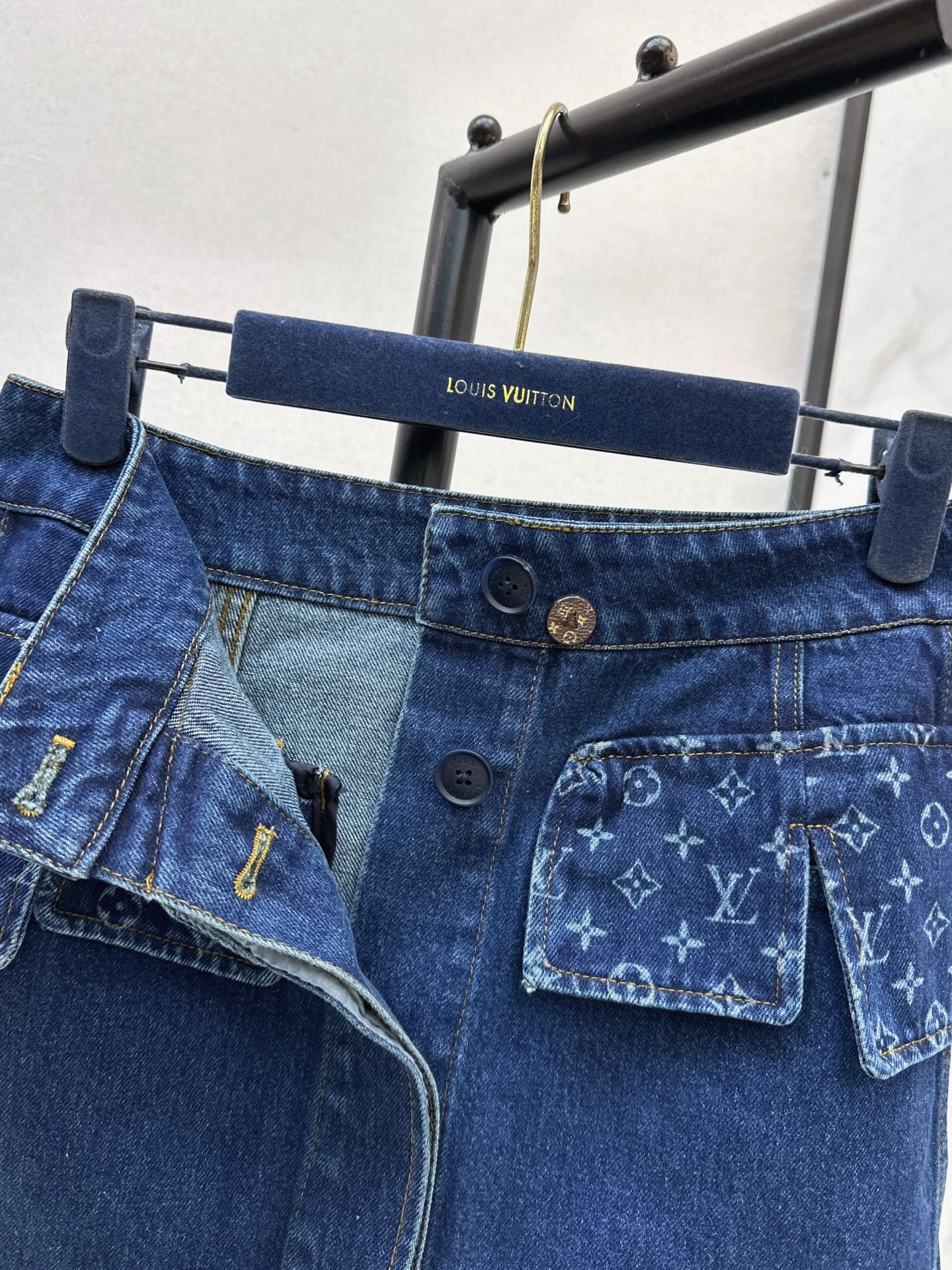 Louis 25fw denim skirt