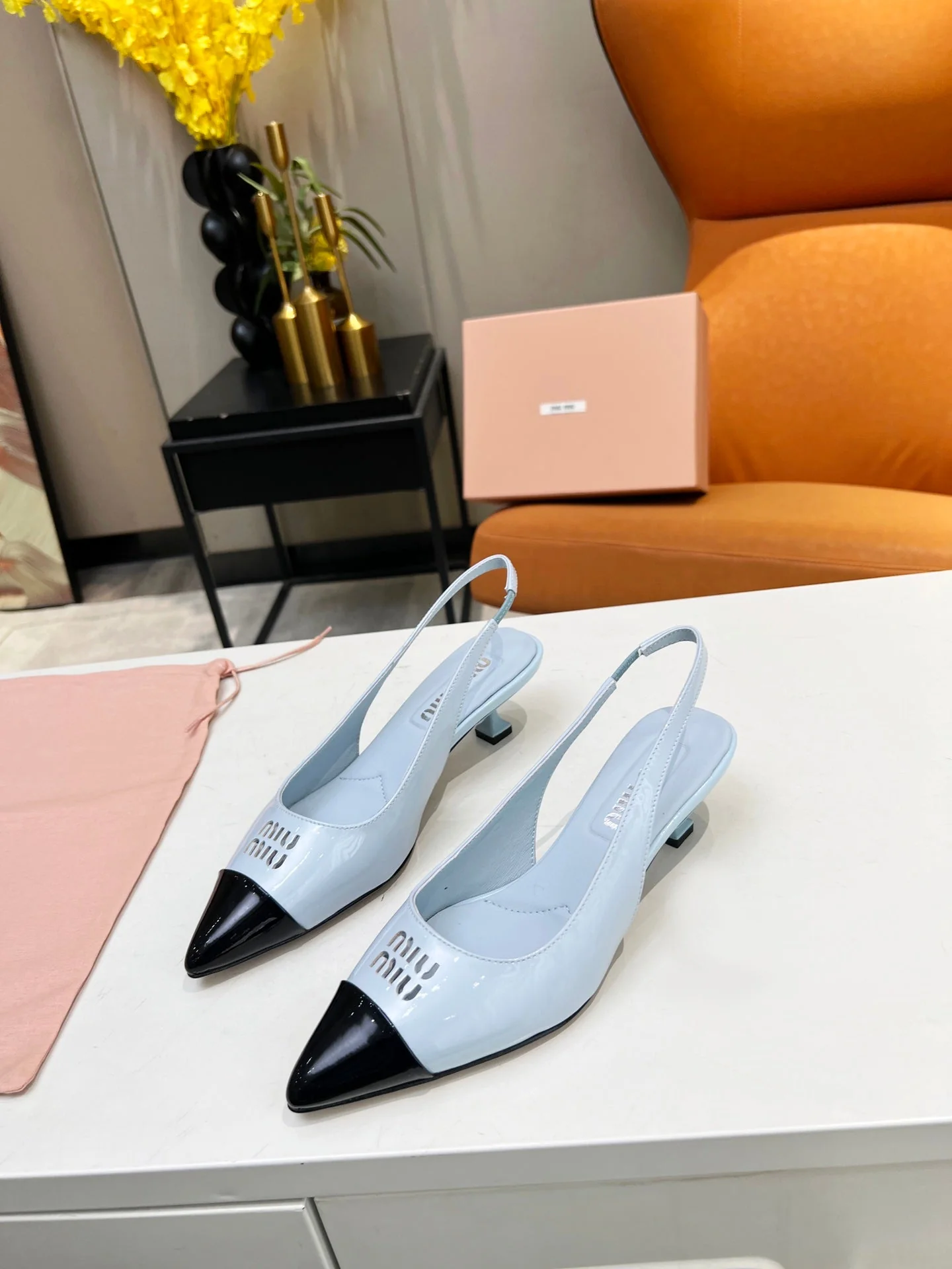 MI Slingback pump