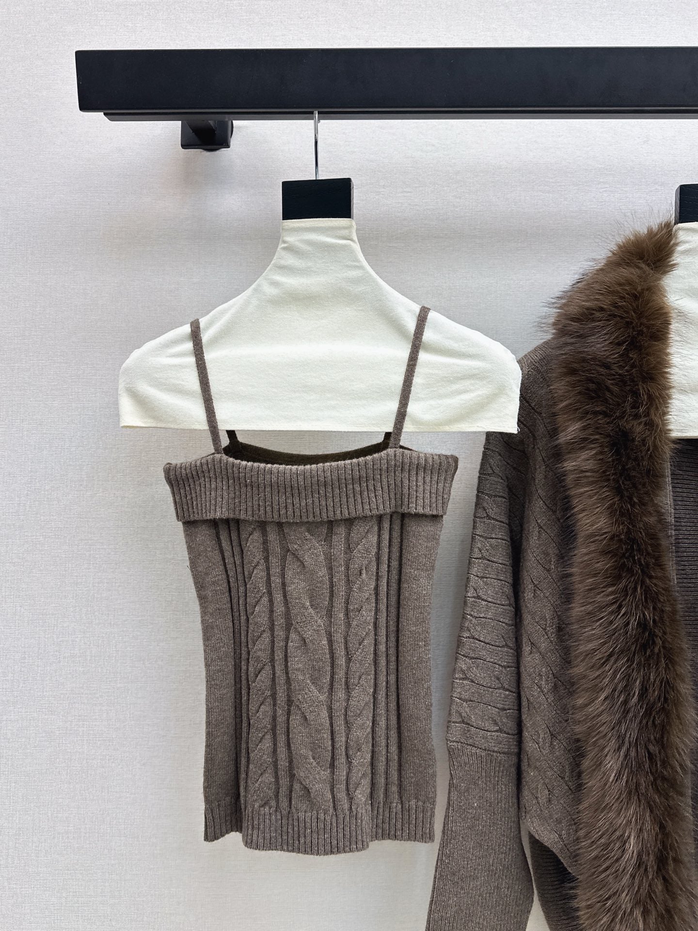 Miu 25fw knit tank top cardigan