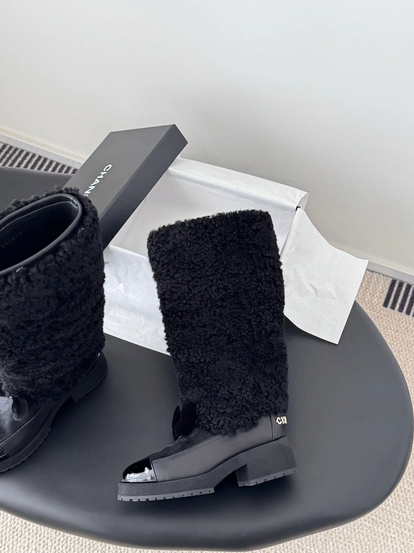 Chan 25fw plush half  boots with bow