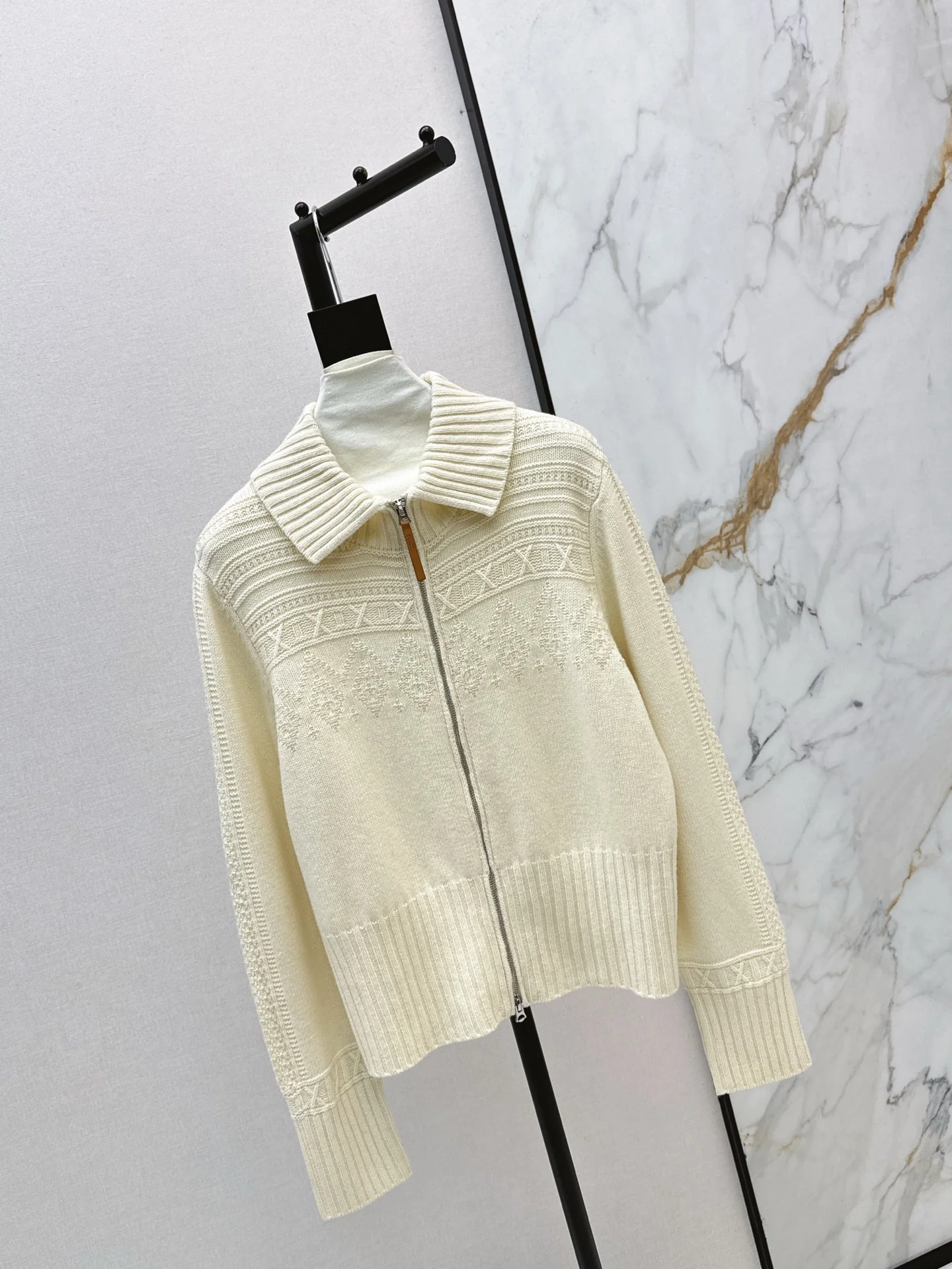 Loe 26ss zipper sweater